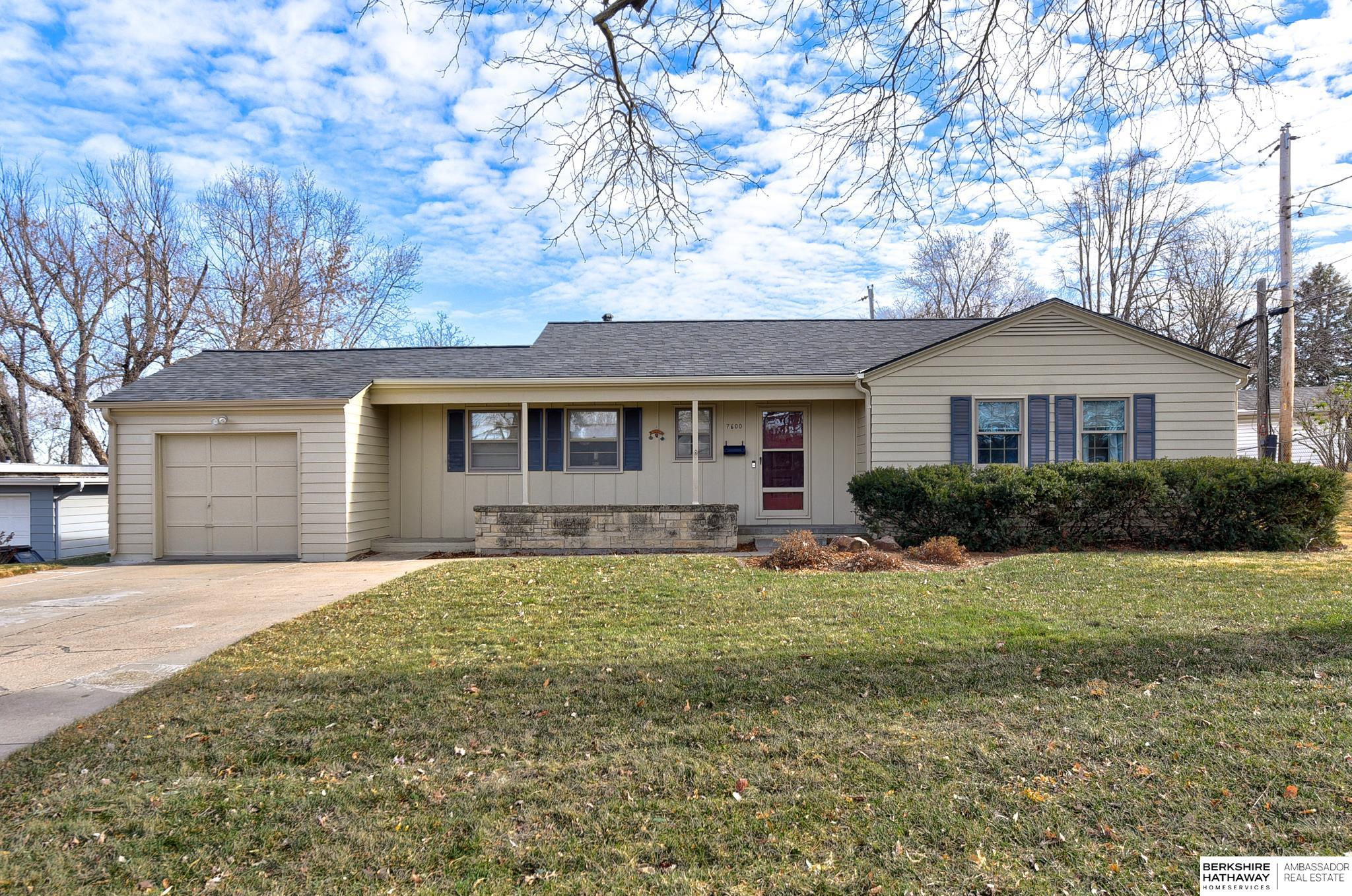 7600 Sunset Drive, Ralston, Nebraska image 1