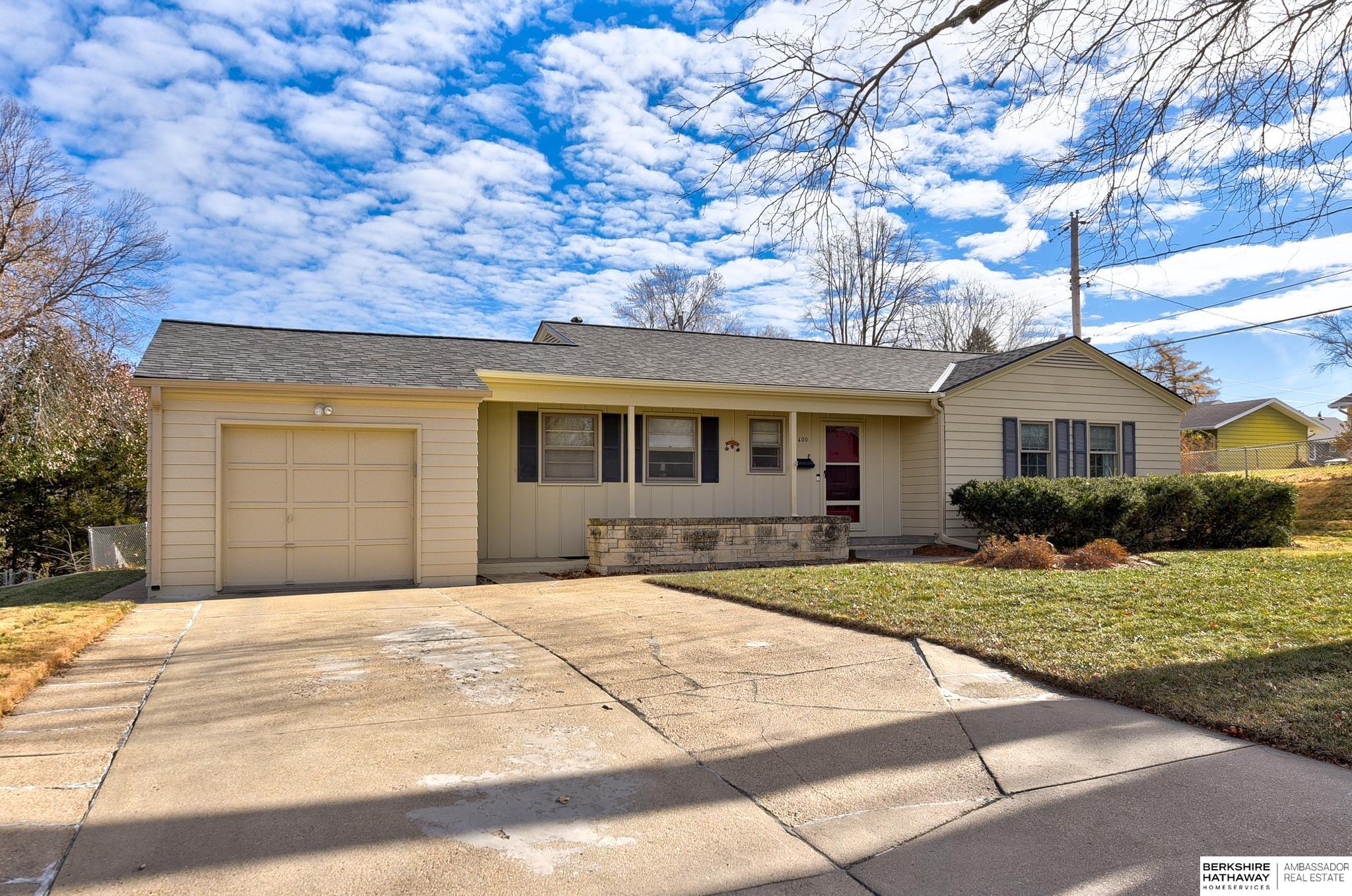 7600 Sunset Drive, Ralston, Nebraska image 3