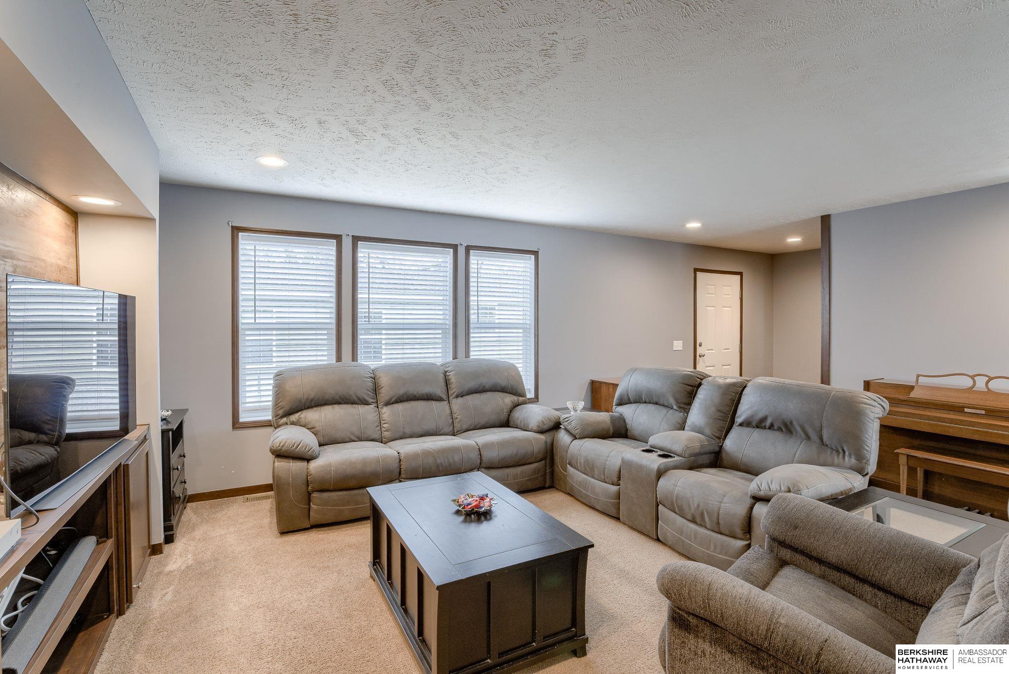 8580 Thompson Drive, Blair, Nebraska image 3