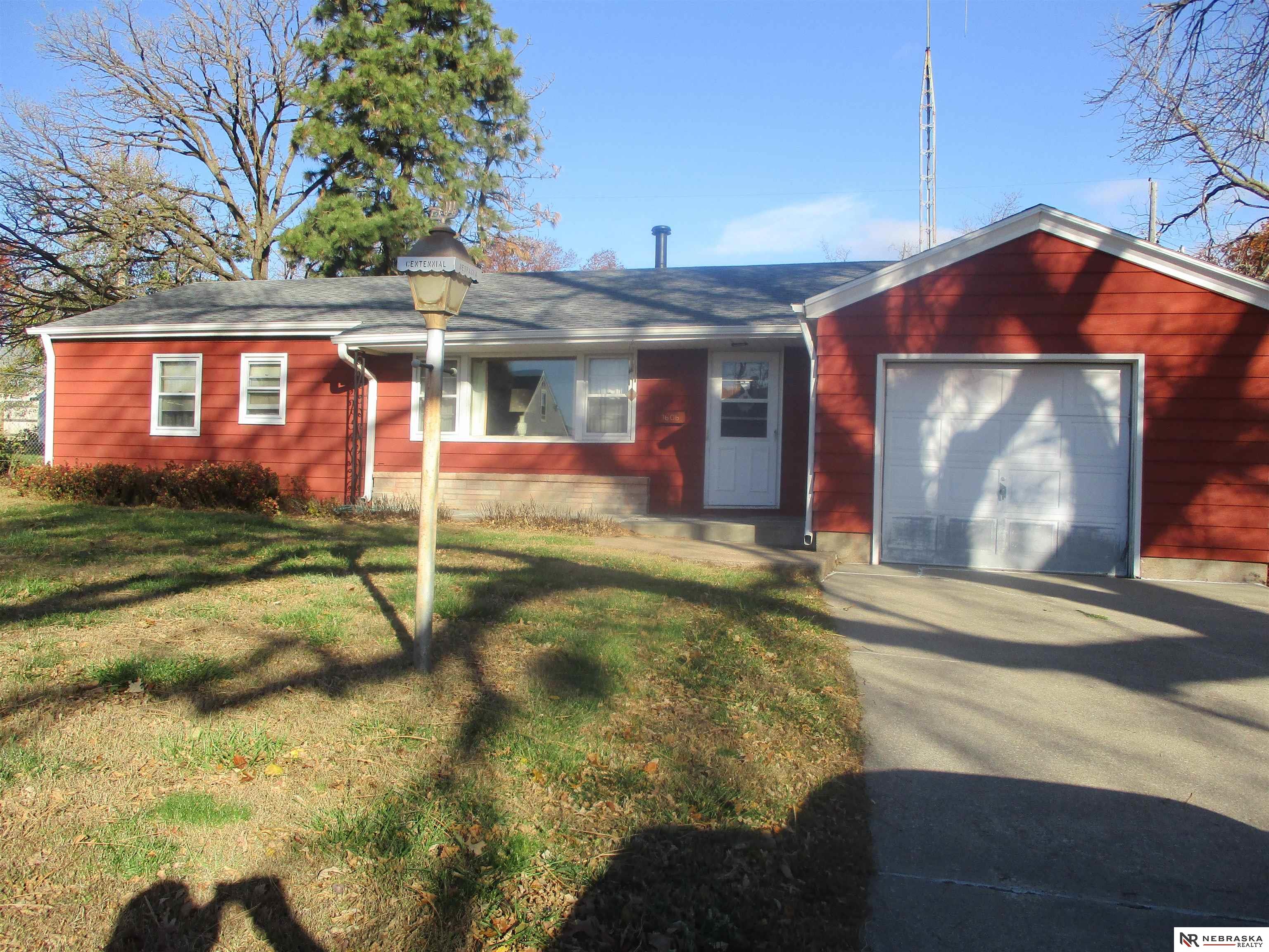 7606 State Street, Ralston