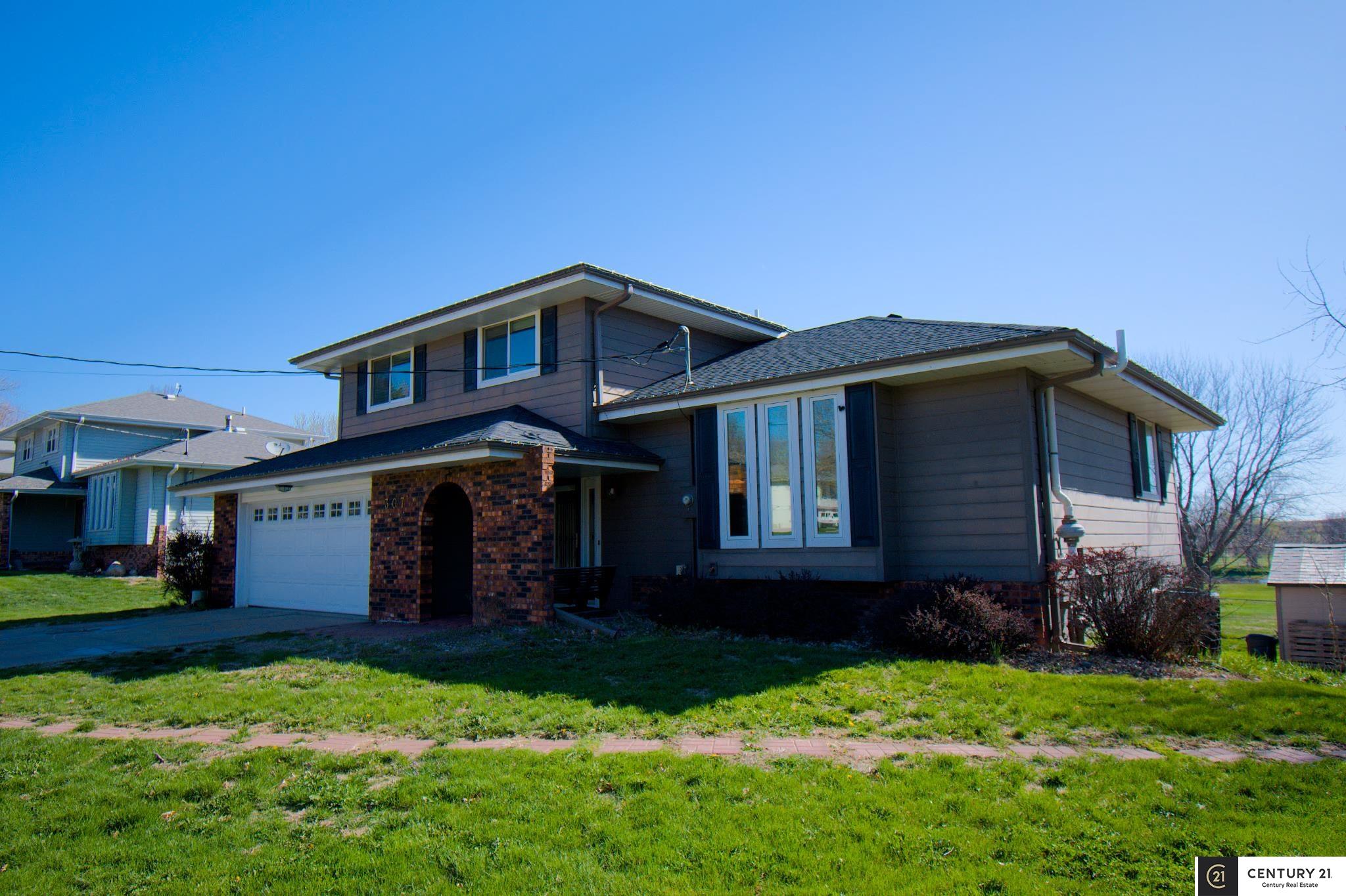 307 Maple Drive, Treynor, Iowa image 1