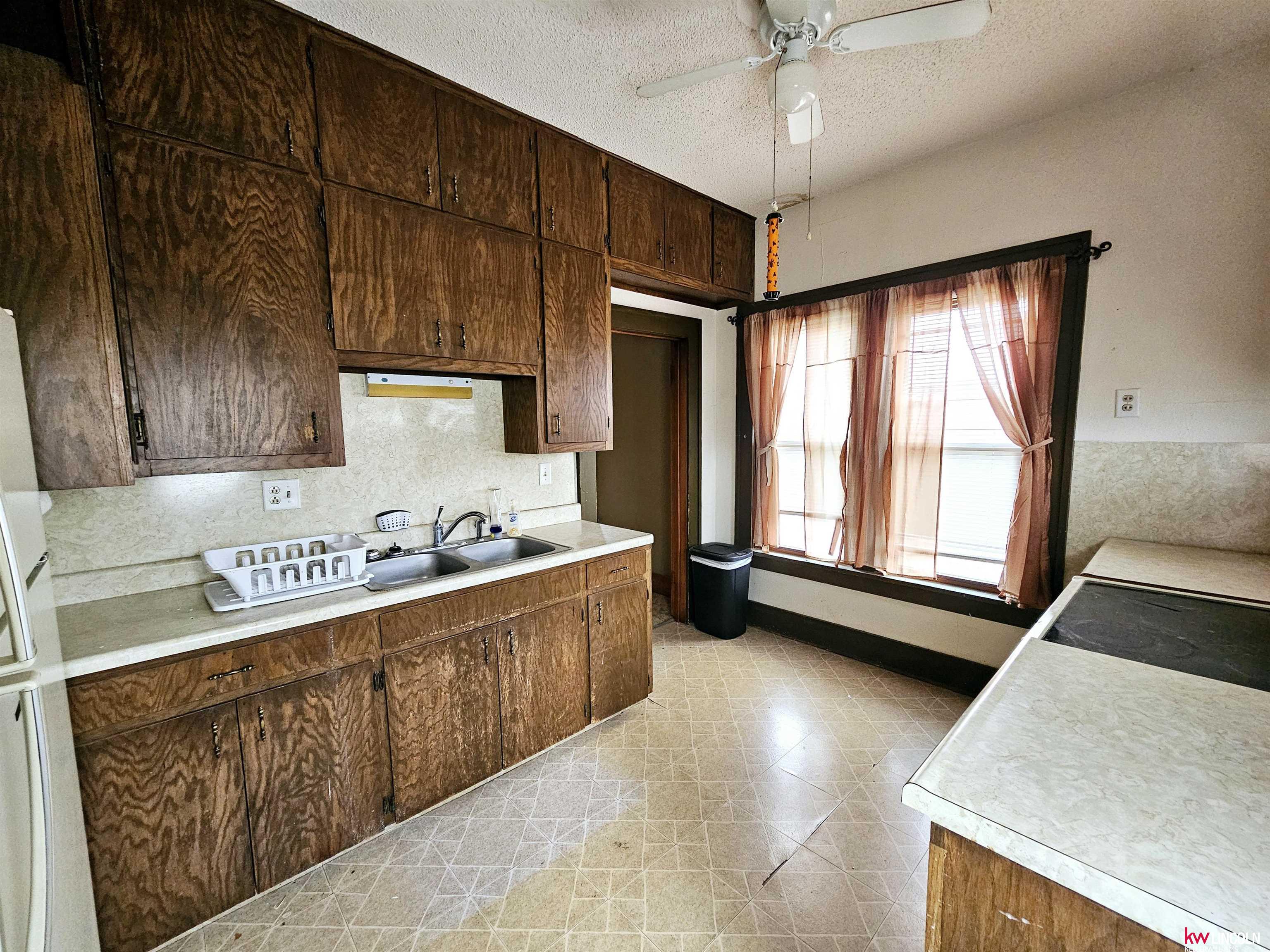 75 W 5th Street, Nelson, Nebraska image 2