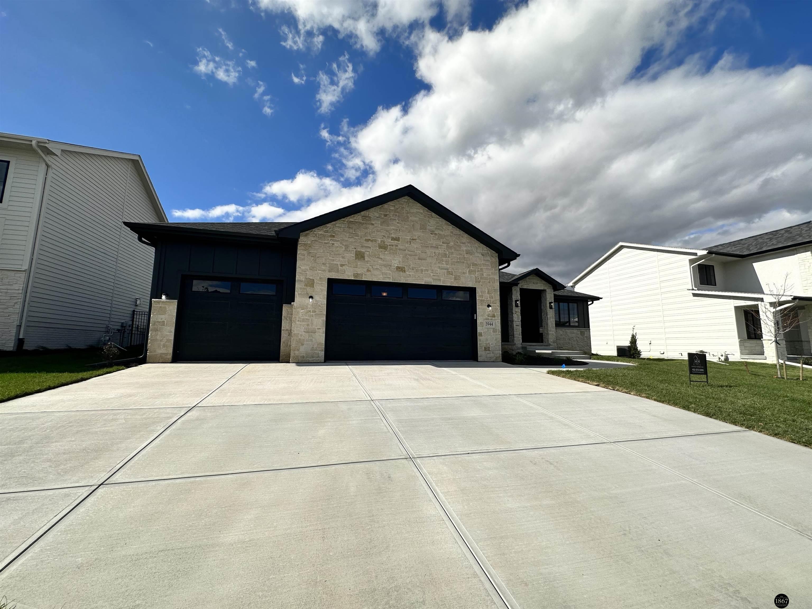 3521 S 220th