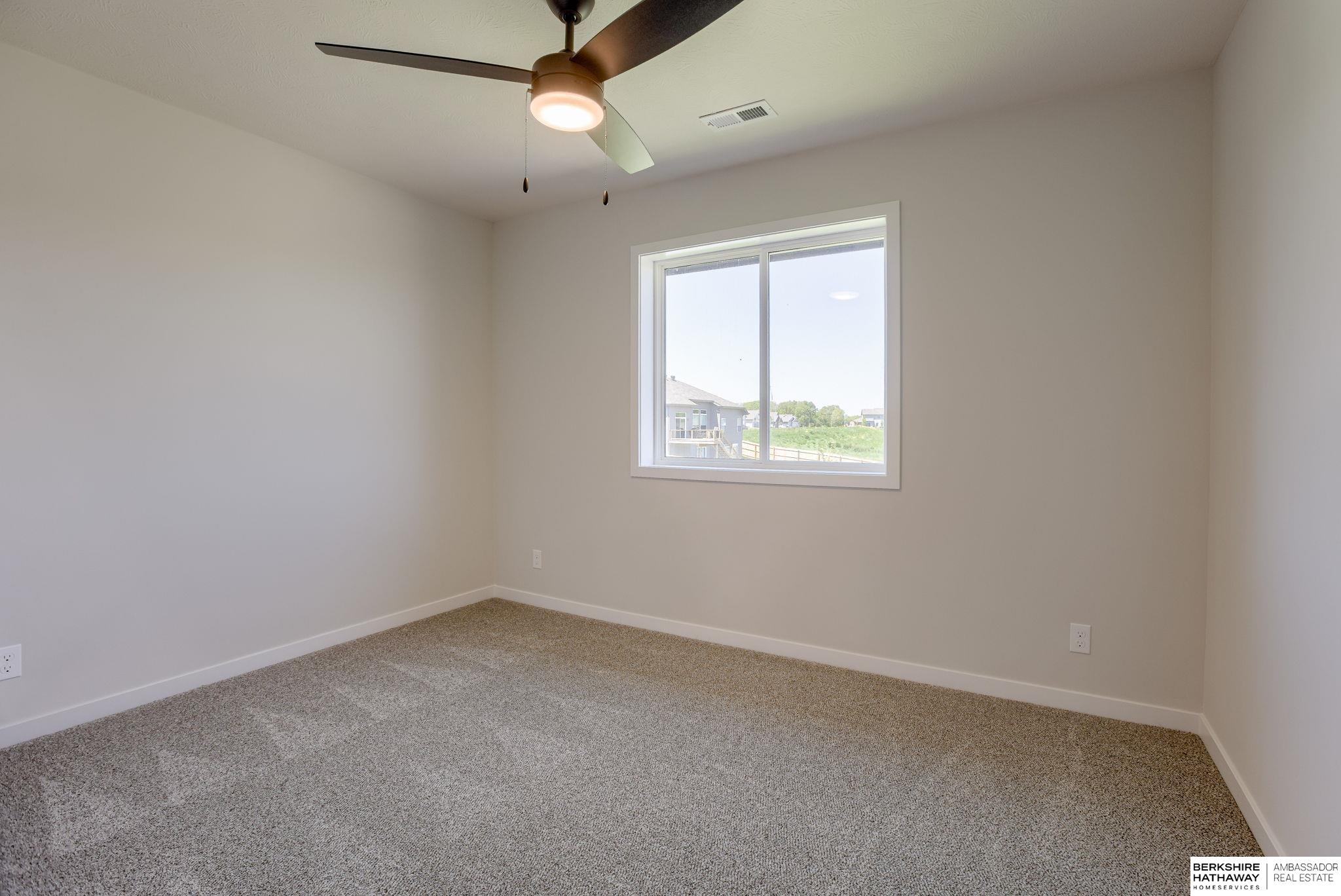 4302 Chennault Street, Bellevue, Nebraska image 32