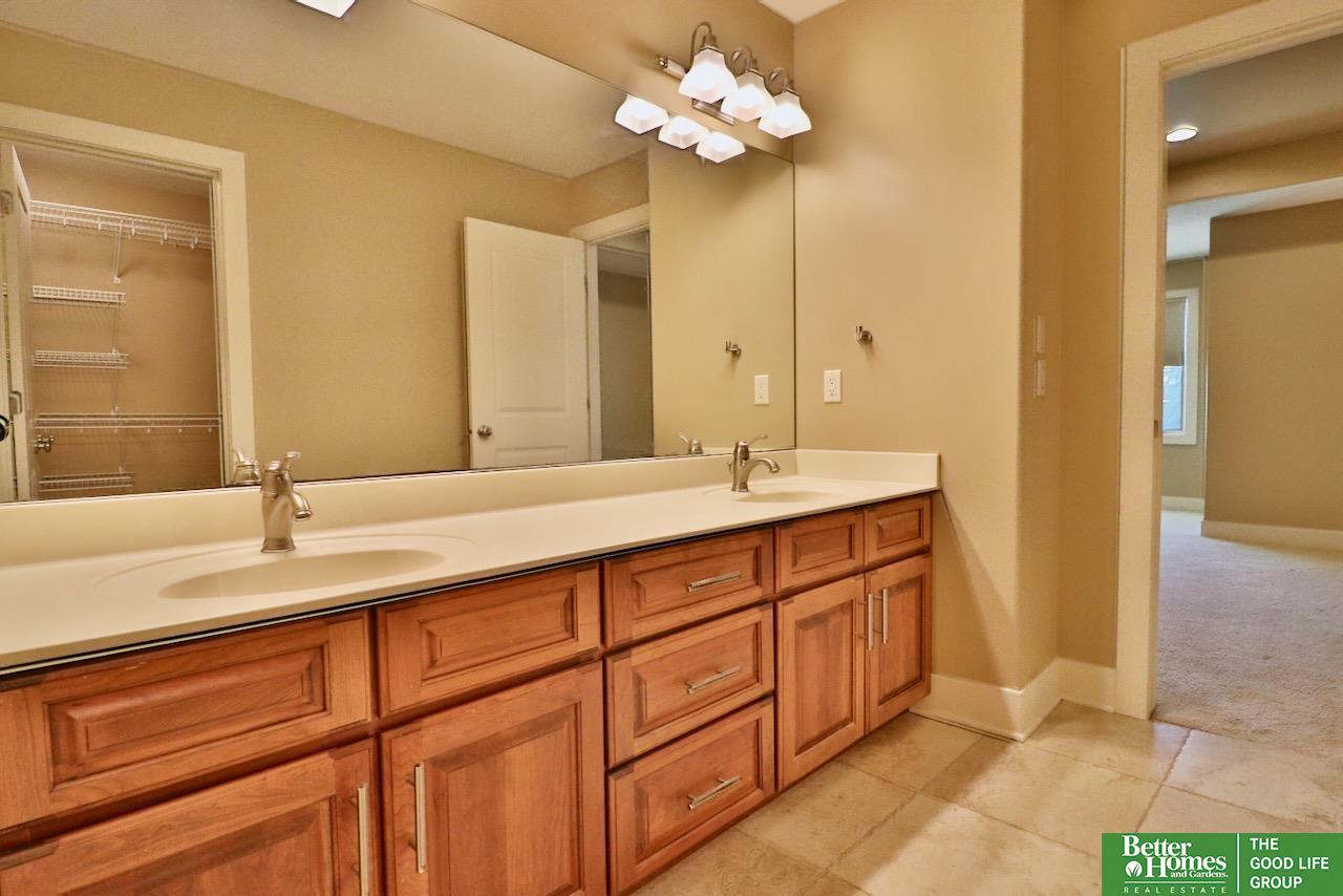 5142 Dodge Street, Omaha, Nebraska image 17