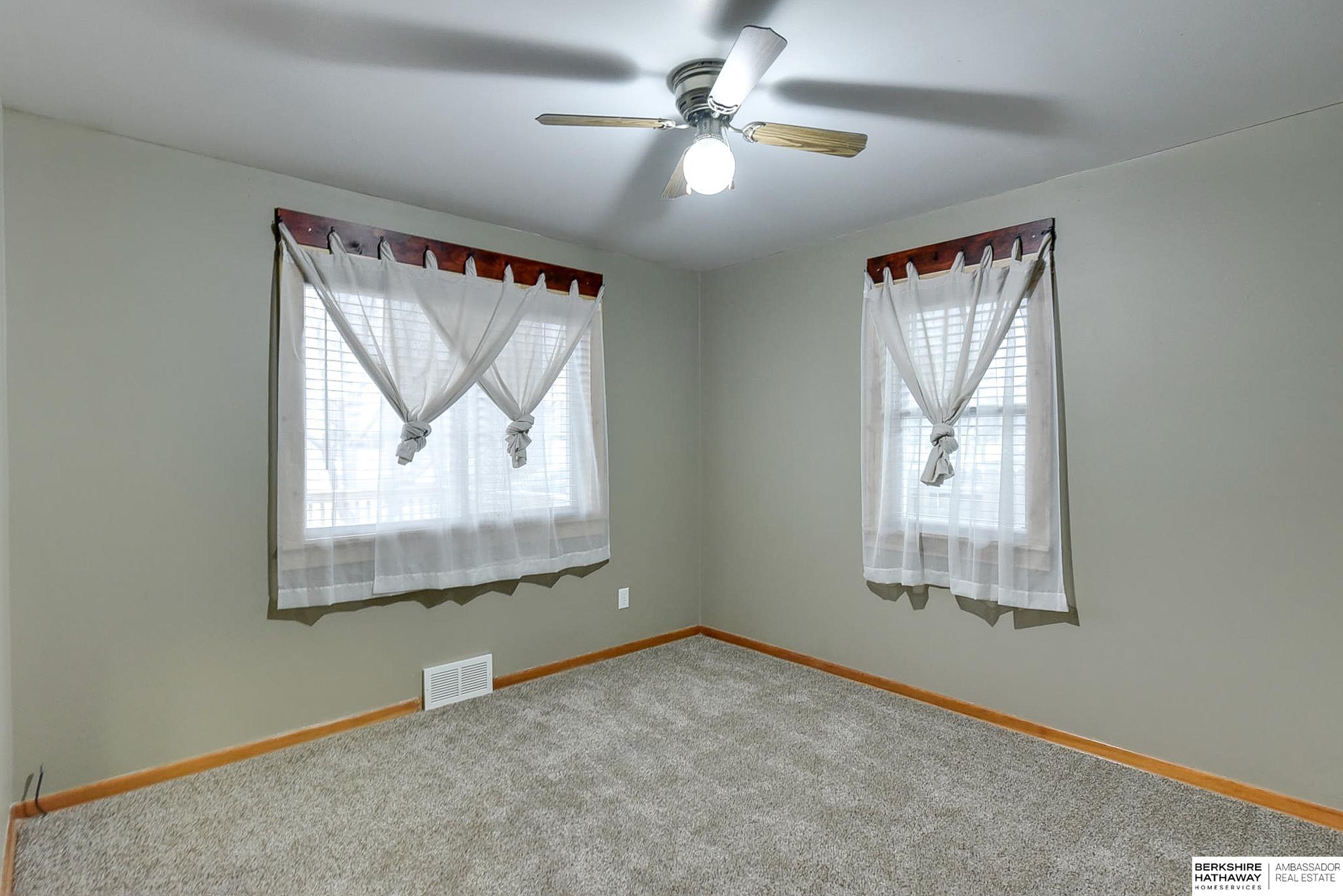 2039 Fairacres Drive, Fremont, Nebraska image 19