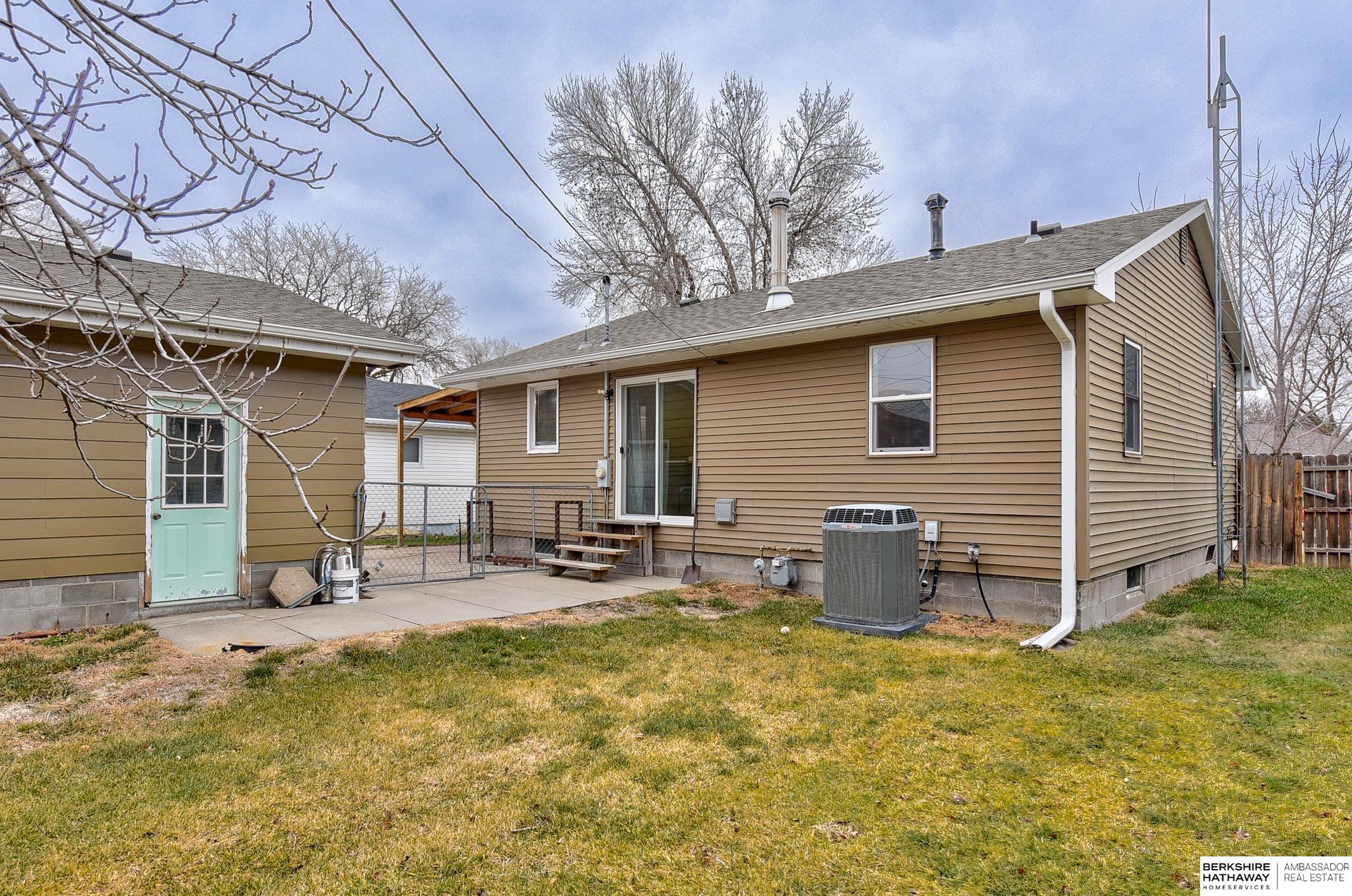 2039 Fairacres Drive, Fremont, Nebraska image 38