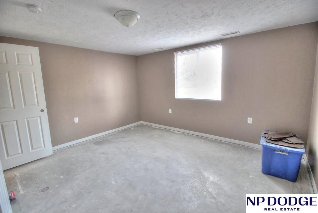 24133 Crown Point Avenue, Valley, Nebraska image 13