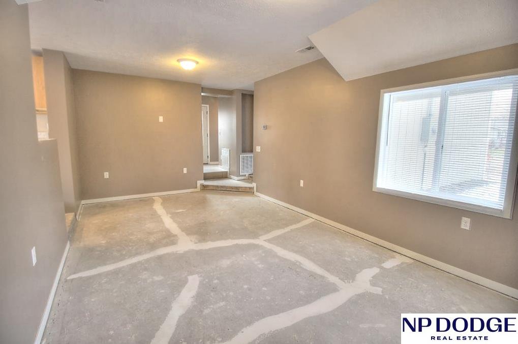 24133 Crown Point Avenue, Valley, Nebraska image 7