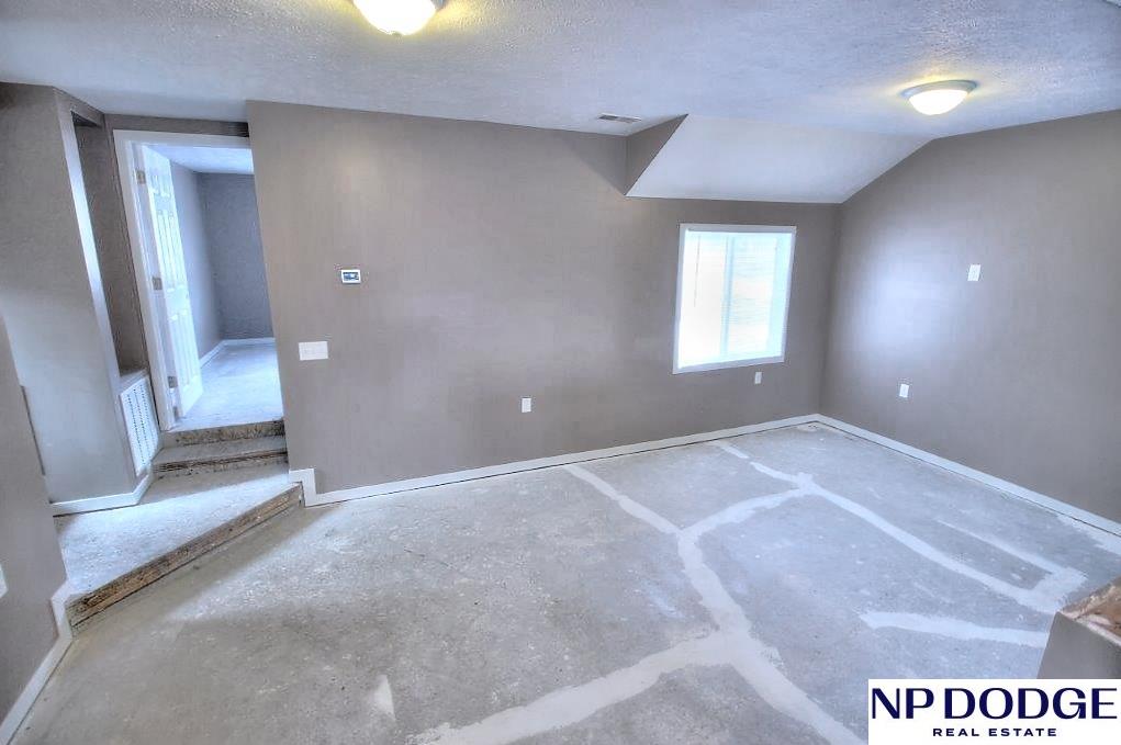 24133 Crown Point Avenue, Valley, Nebraska image 8