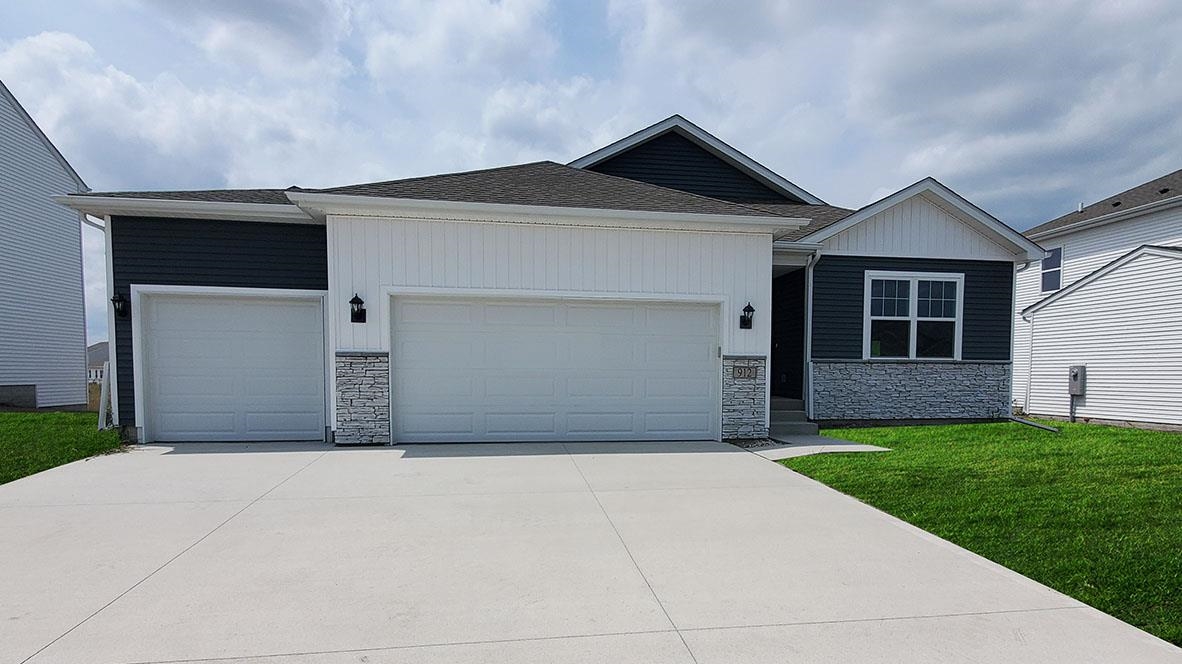 8019 N 170 Terrace, Bennington, Nebraska image 1