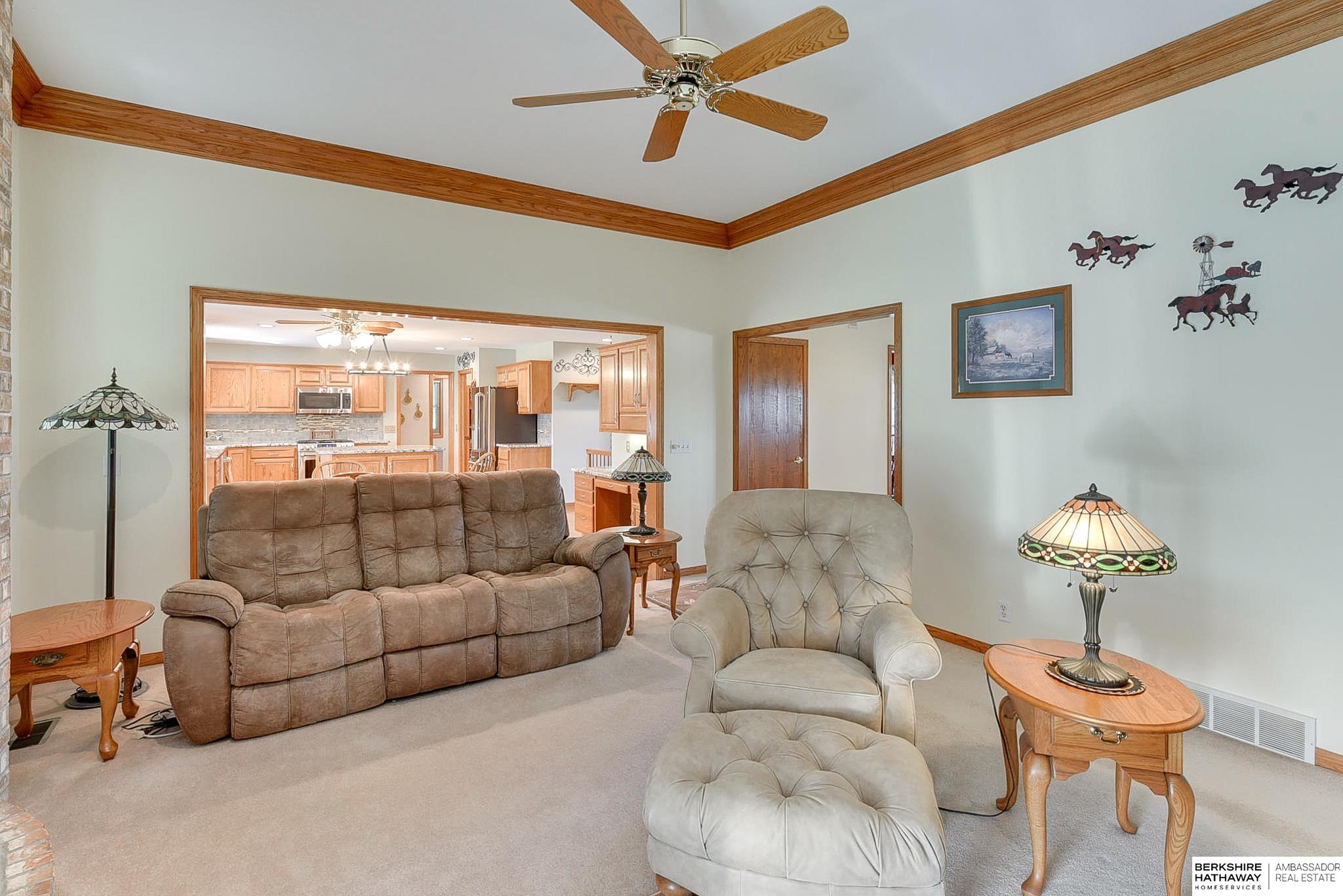 22335 Pine Hill