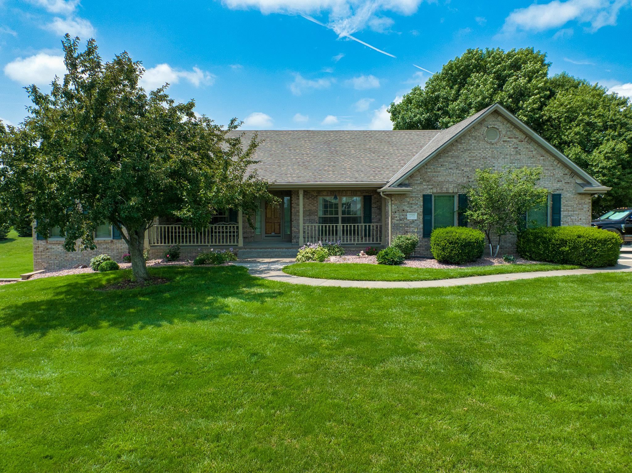 22335 Pine Hill