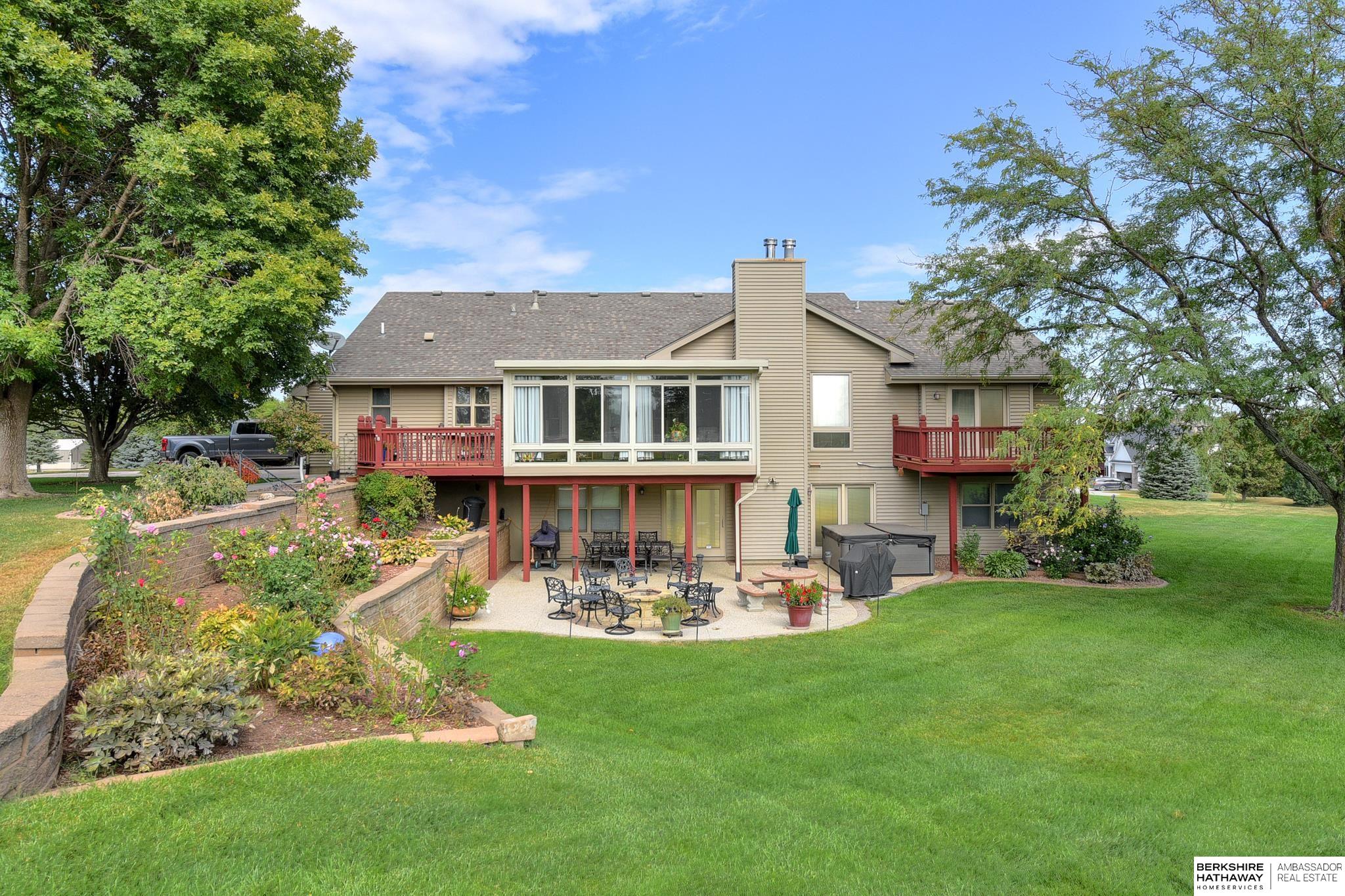 22335 Pine Hill
