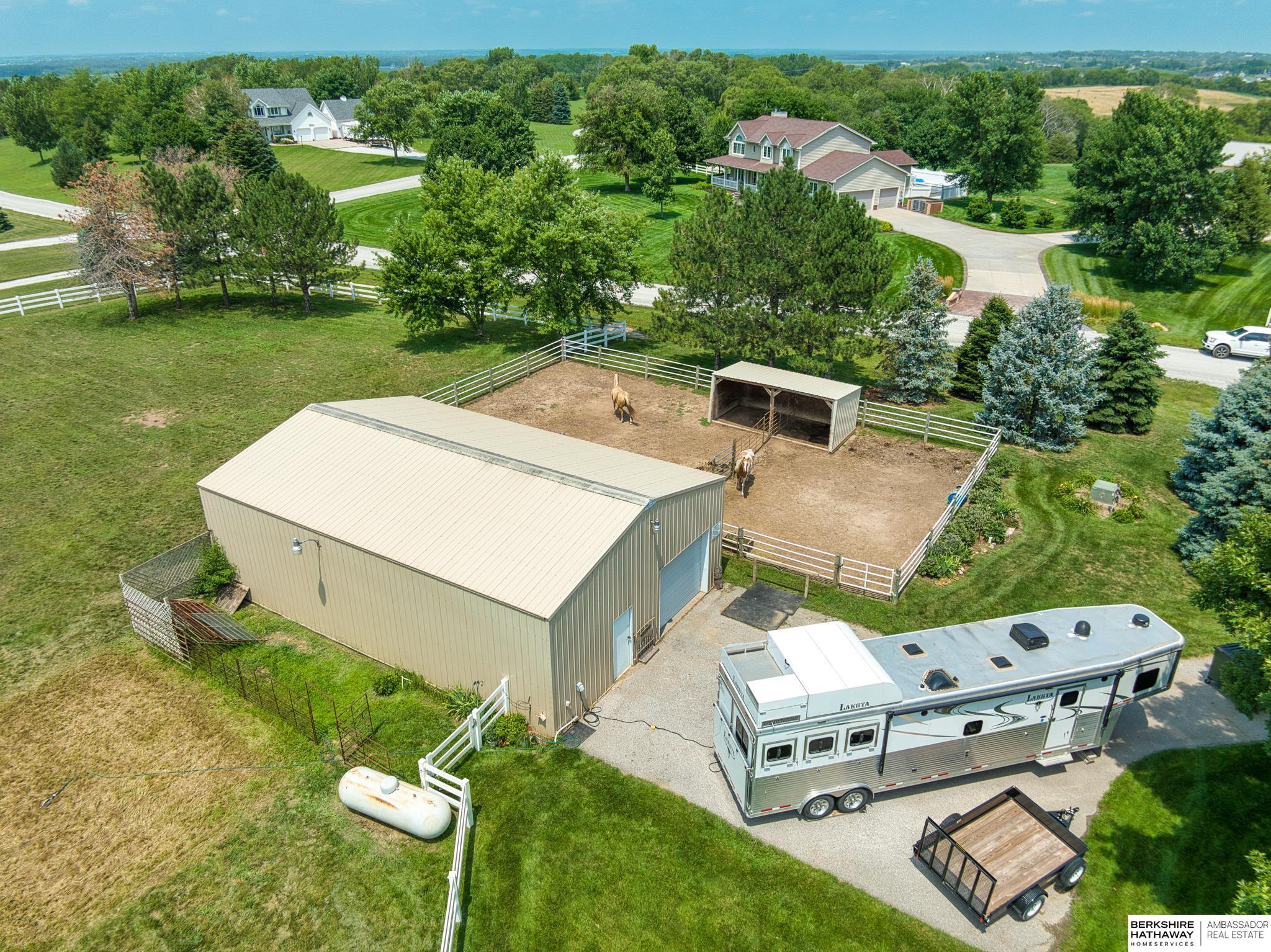 22335 Pine Hill