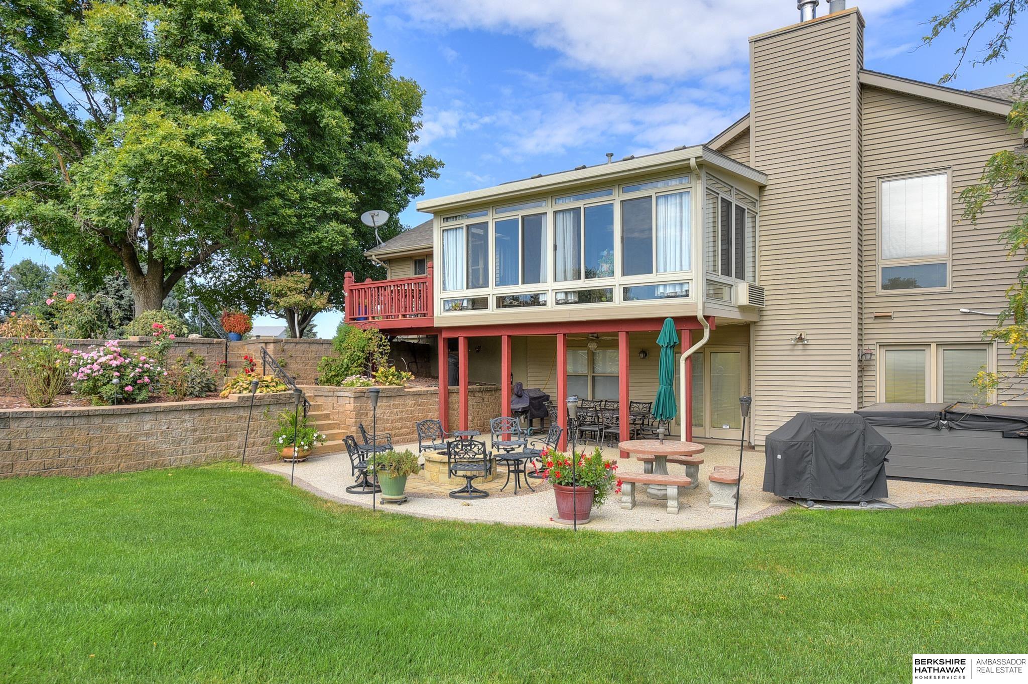 22335 Pine Hill