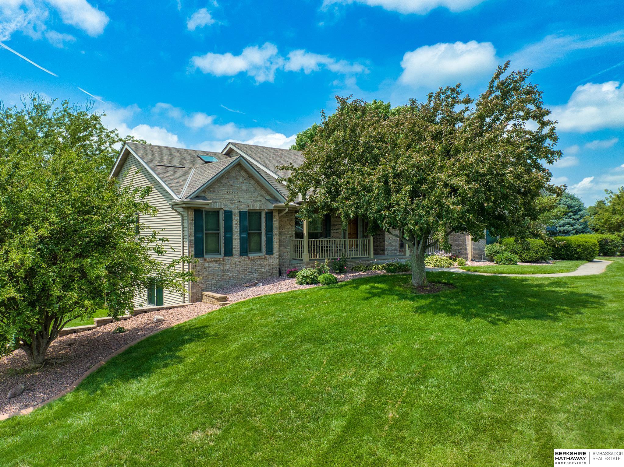 22335 Pine Hill