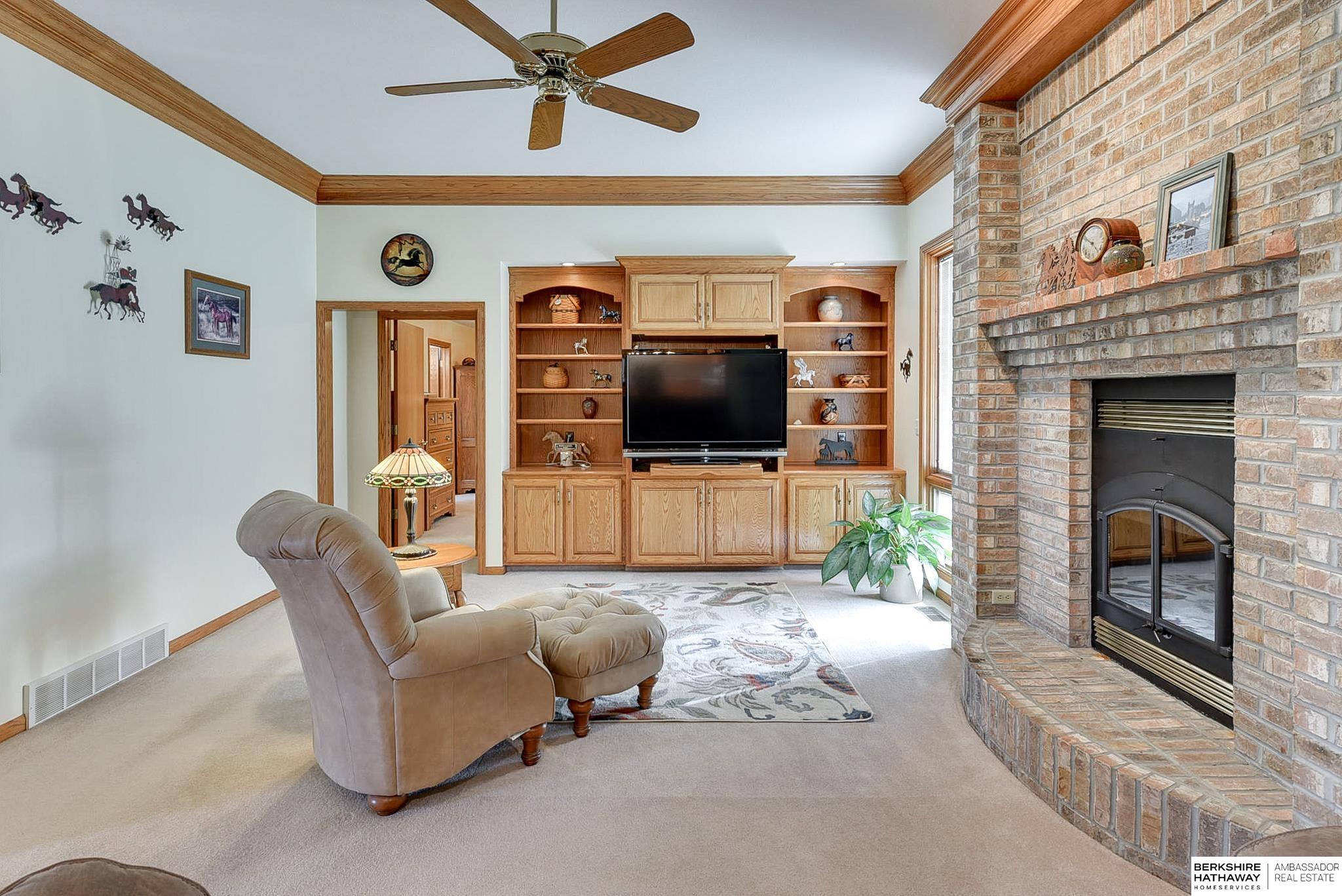 22335 Pine Hill