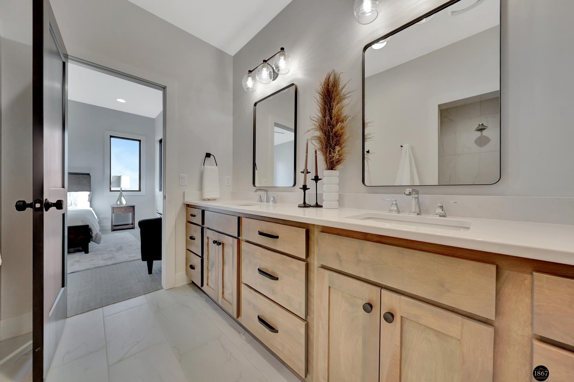 3923 S 213th