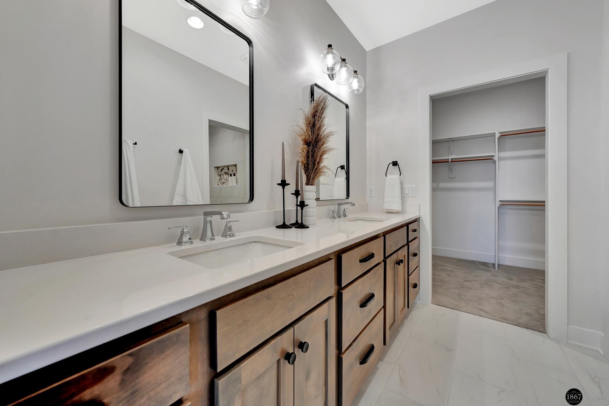 3923 S 213th