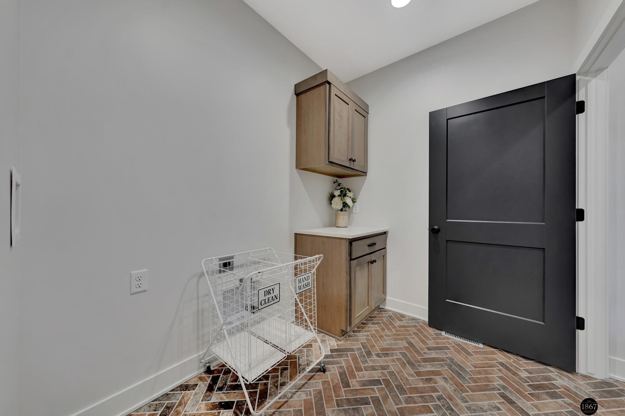 3923 S 213th