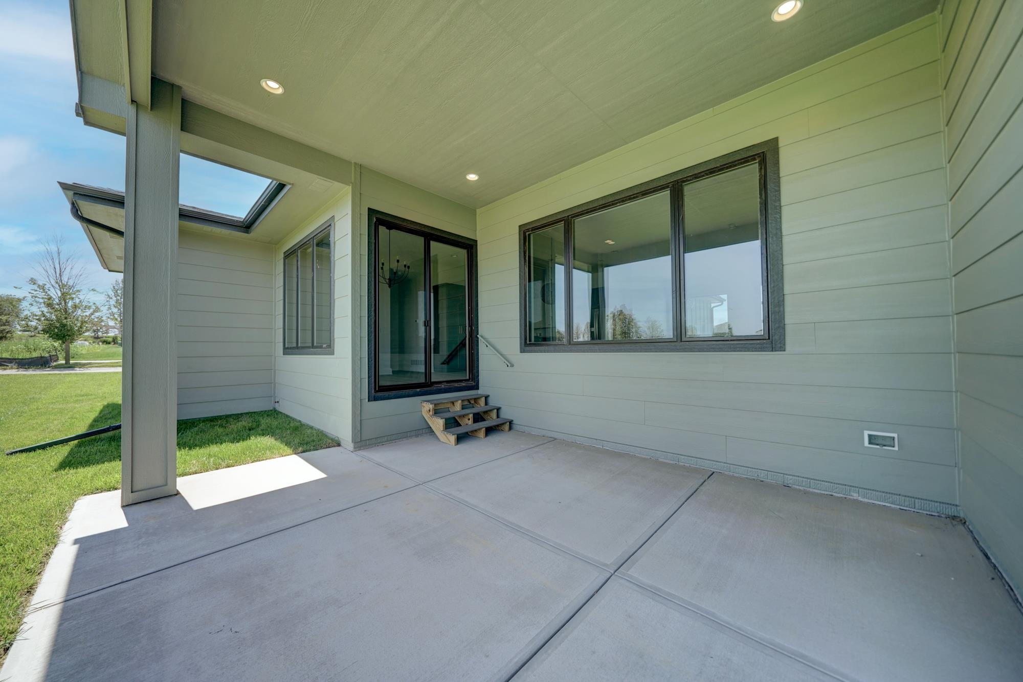 3923 S 213th