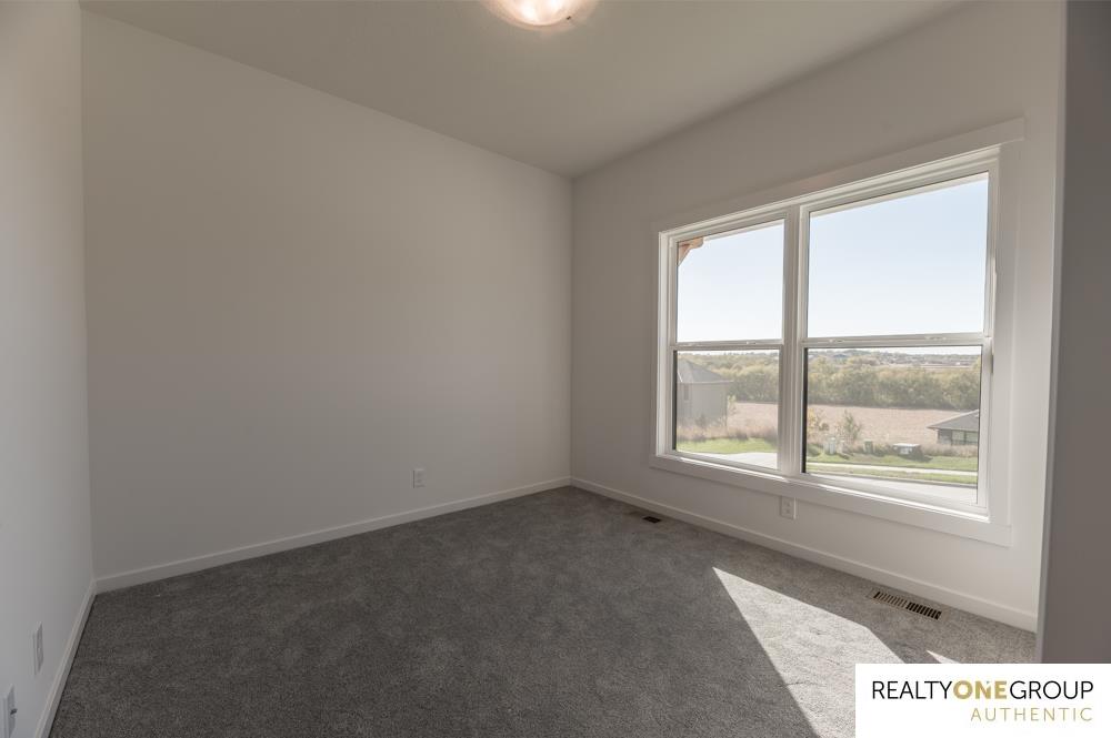 906 Southridge Drive, Louisville, Nebraska image 9