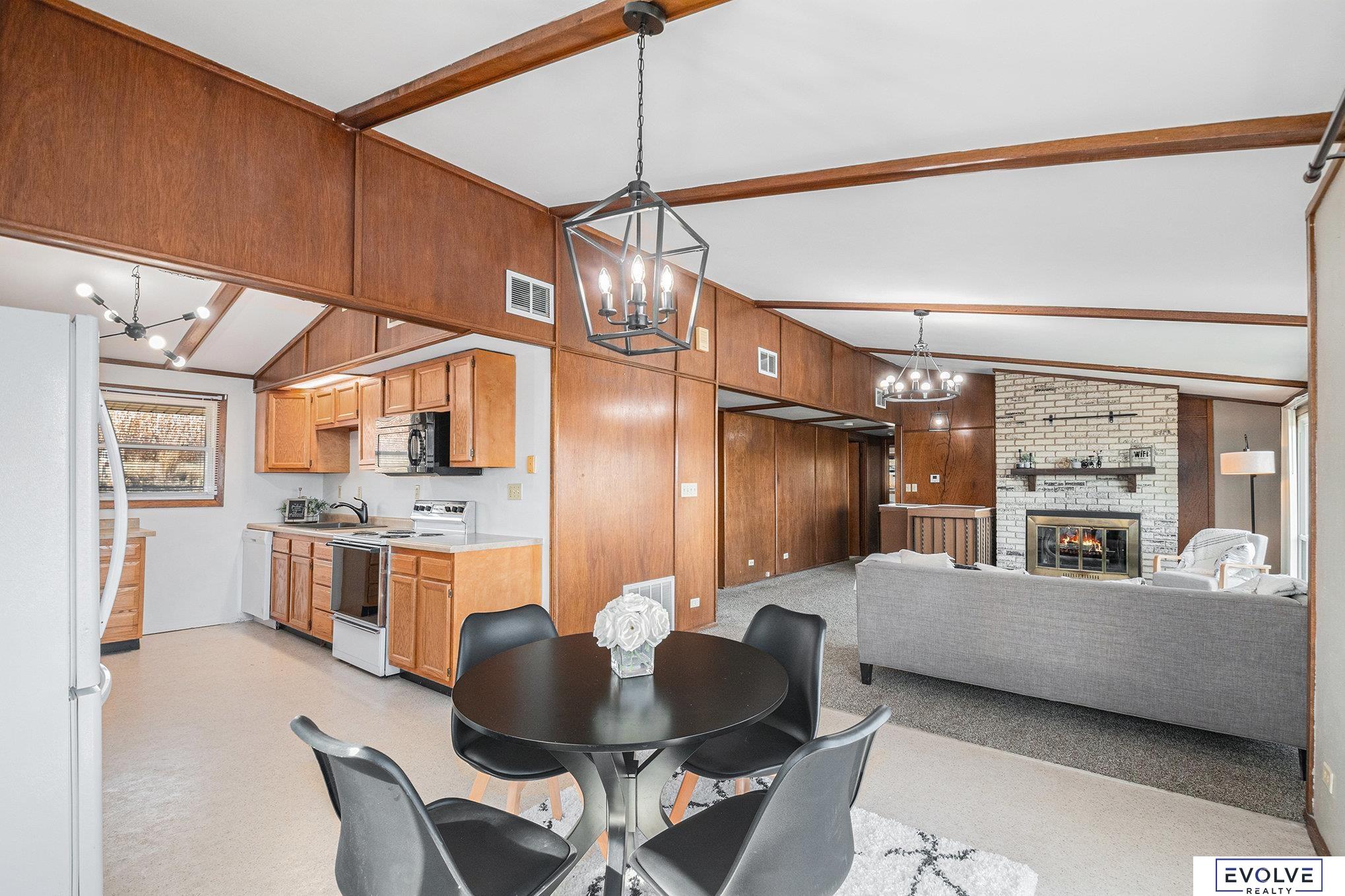 1824 E 8th Street, Hickman, Nebraska image 2