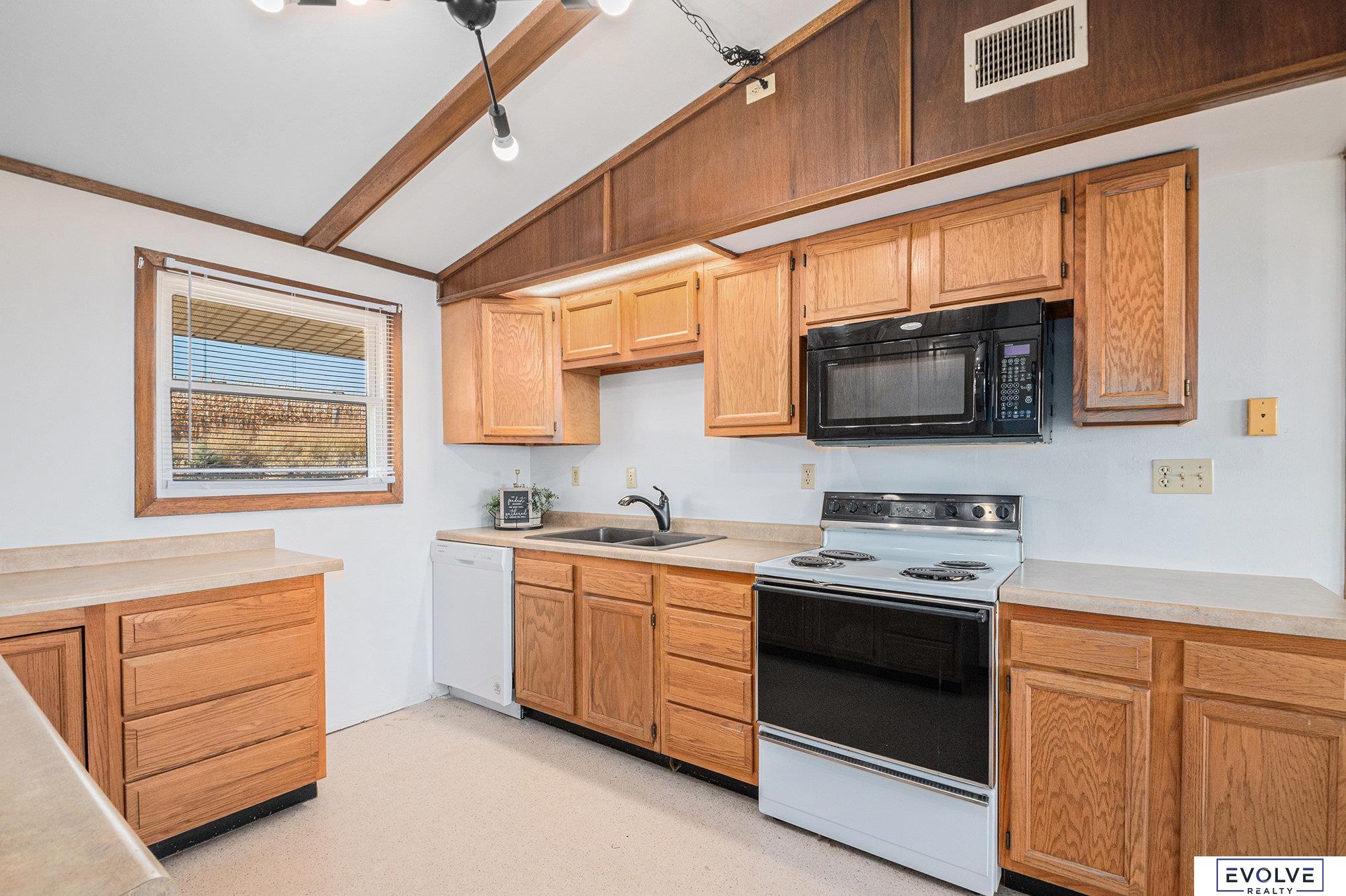 1824 E 8th Street, Hickman, Nebraska image 9