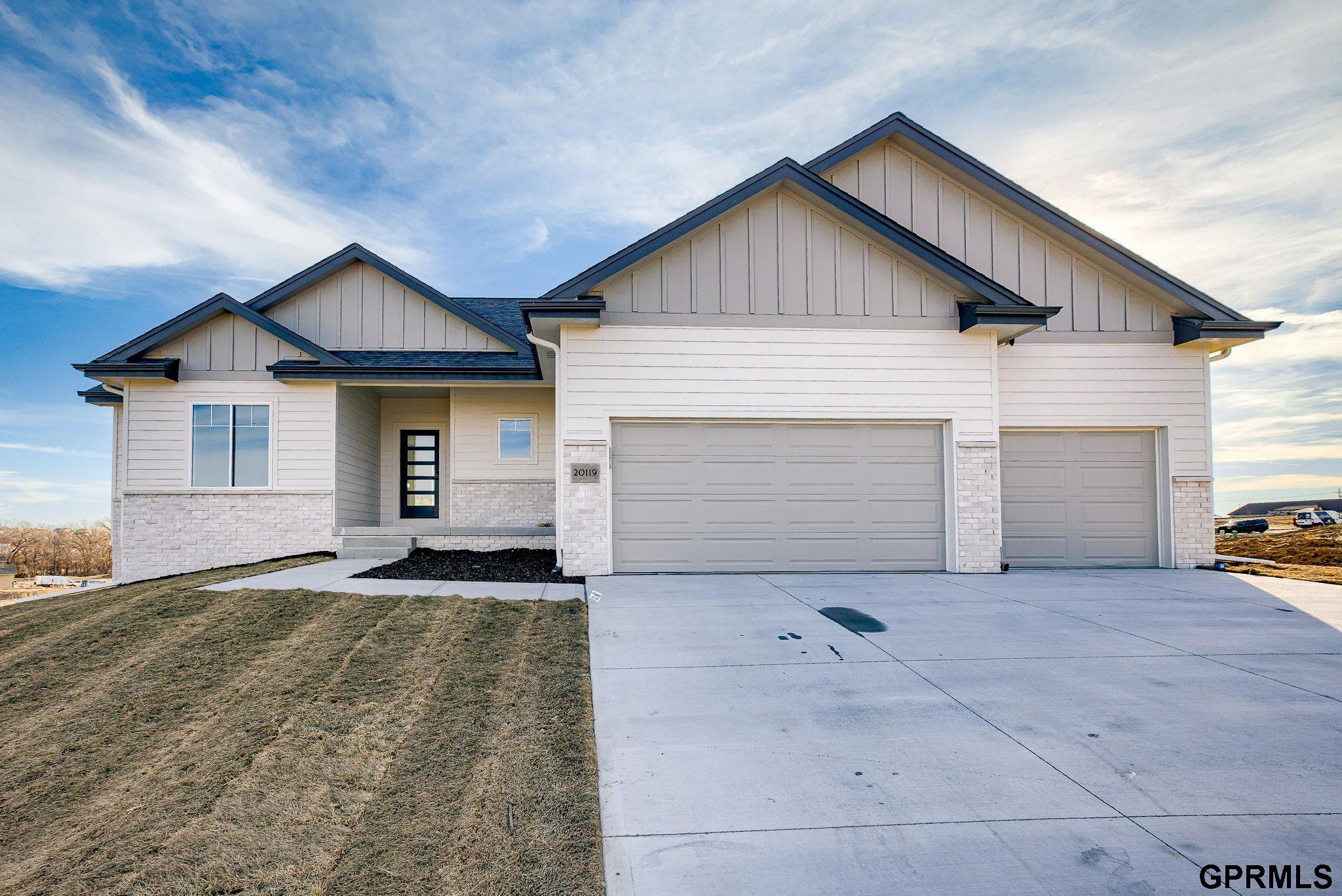 20119 R Street, Omaha, Nebraska image 1