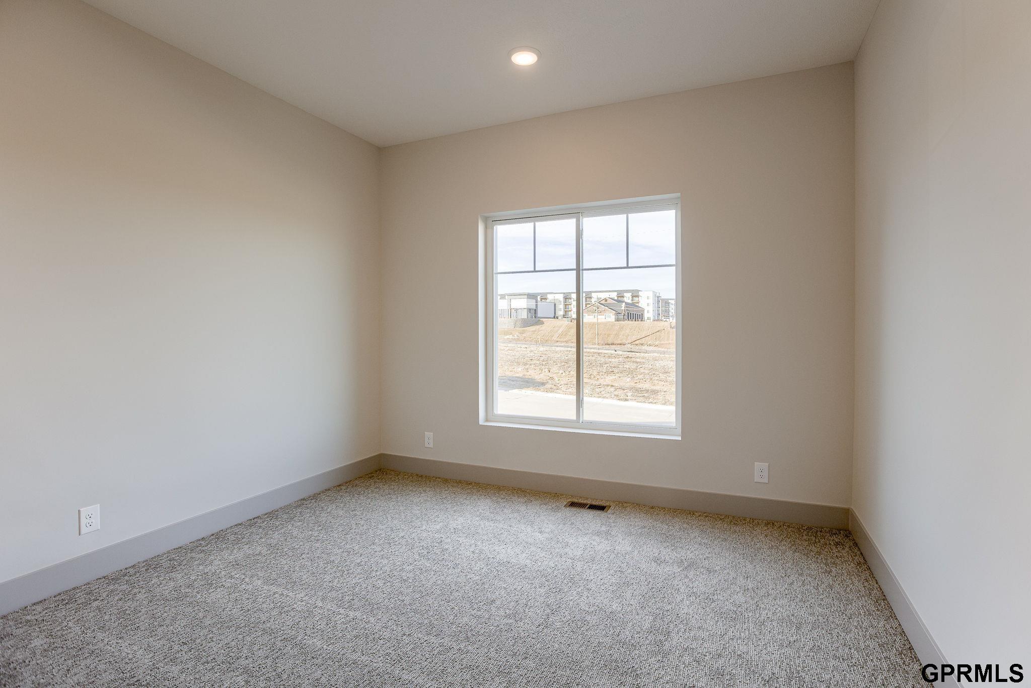 20119 R Street, Omaha, Nebraska image 12