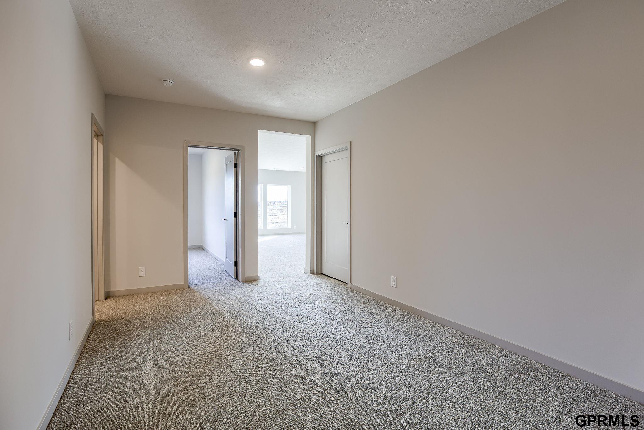 20119 R Street, Omaha, Nebraska image 13