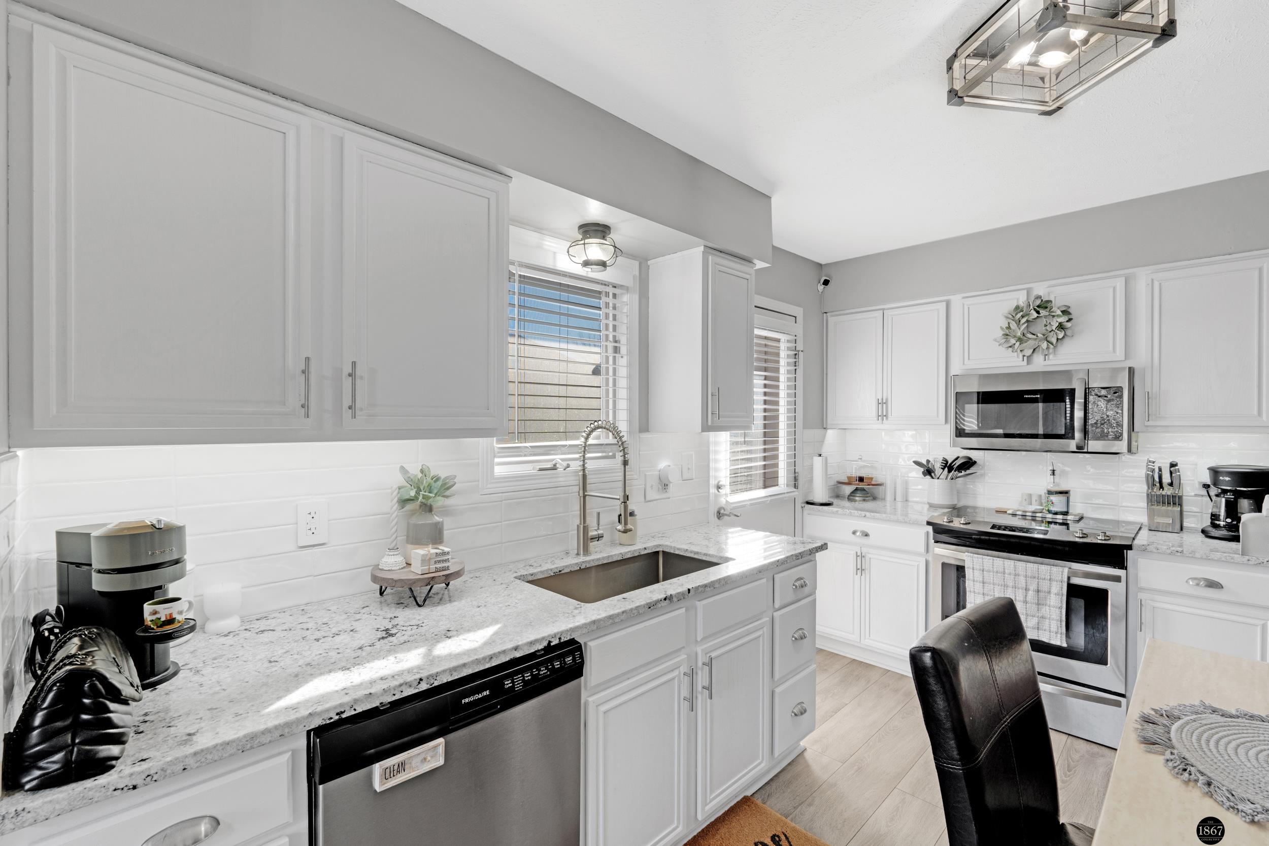 5335 W Partridge