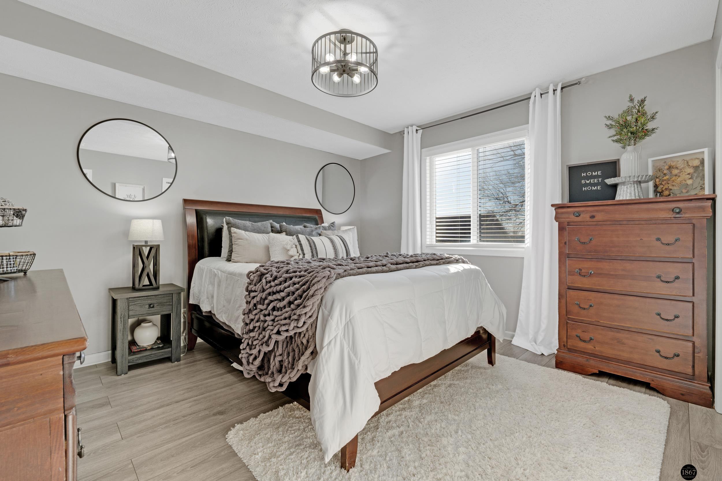 5335 W Partridge