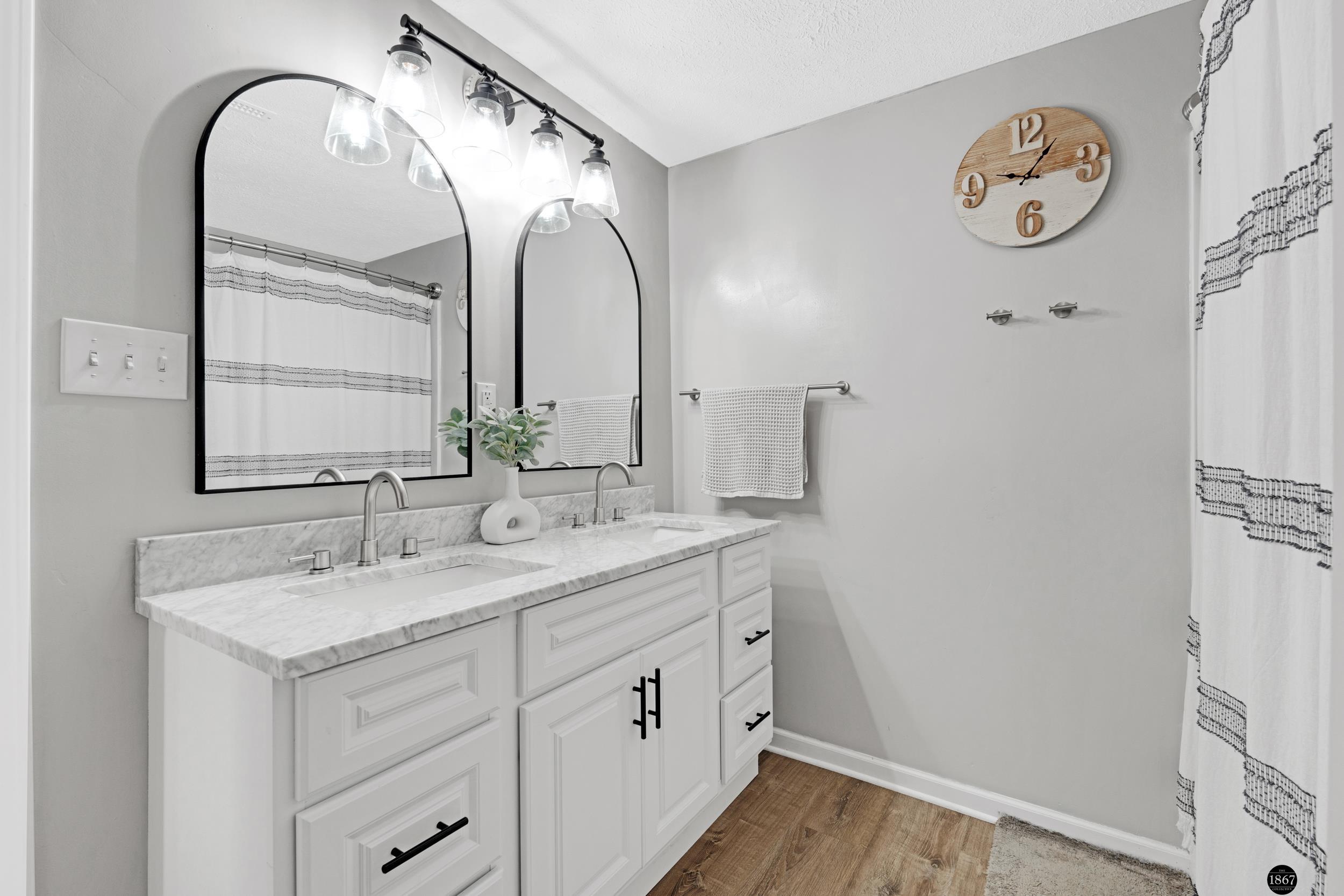 5335 W Partridge