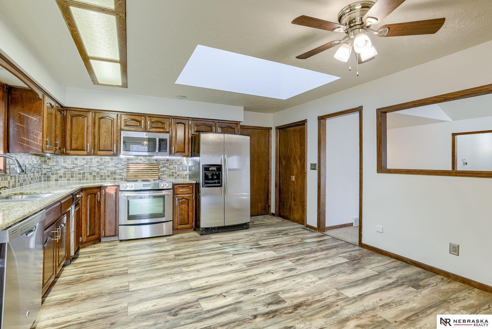 505 Winchester Circle, Papillion, Nebraska image 2