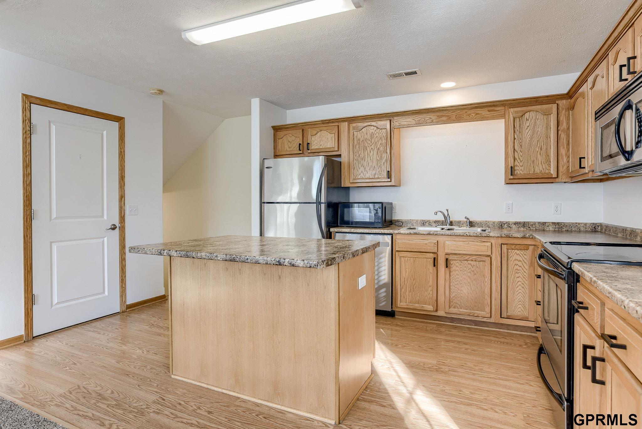 14668 Sahler Court, Omaha, Nebraska image 7