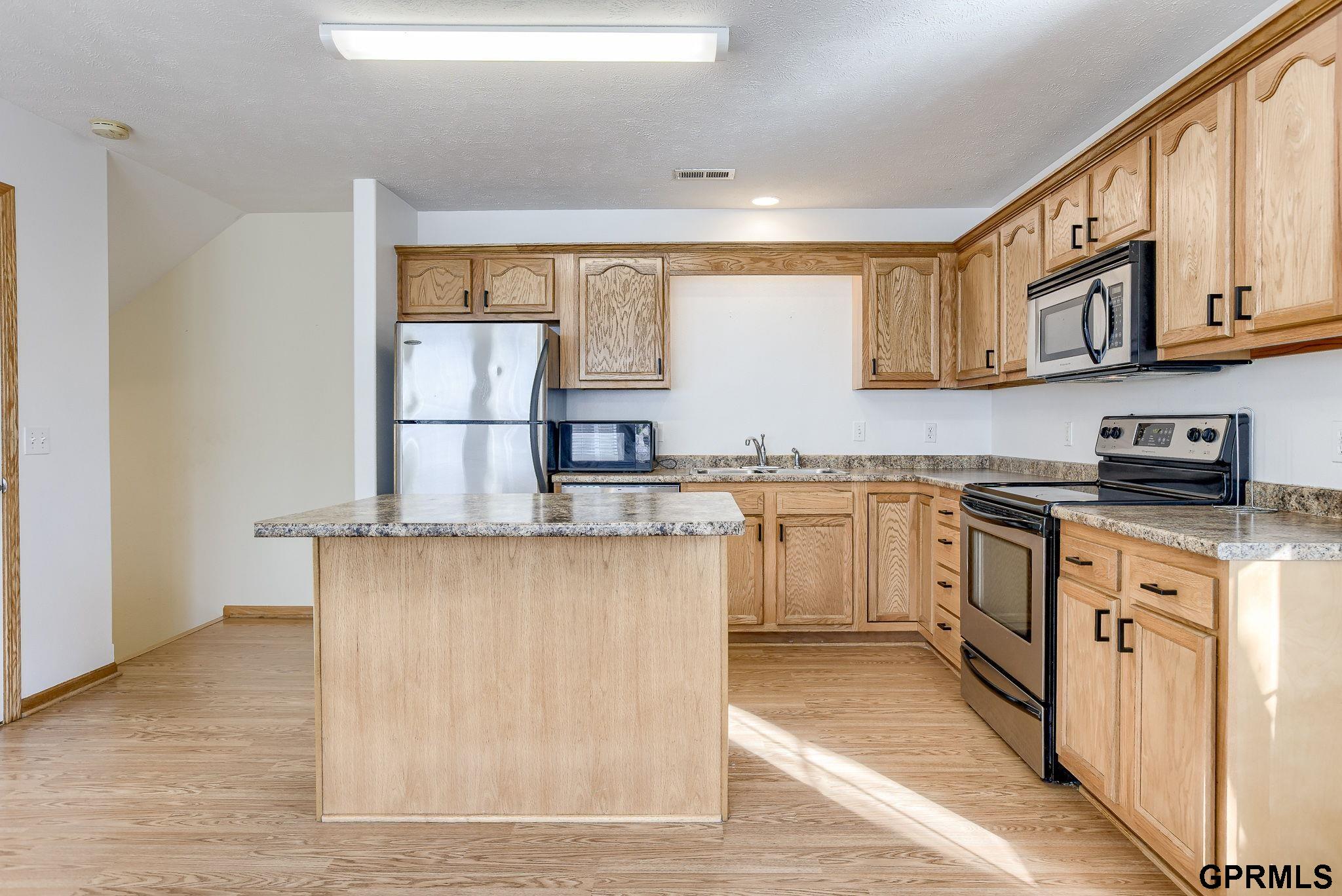 14668 Sahler Court, Omaha, Nebraska image 8