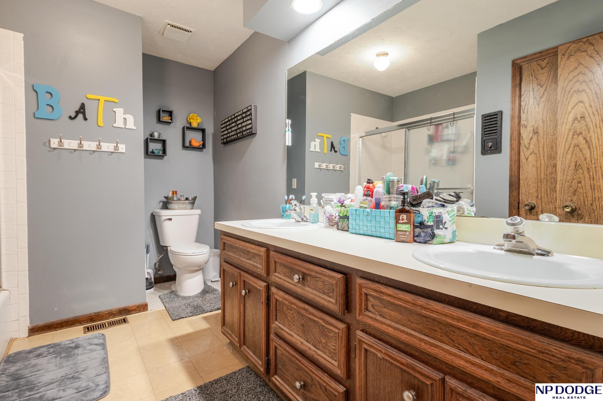 2705 Nottingham Drive, Bellevue, Nebraska image 24