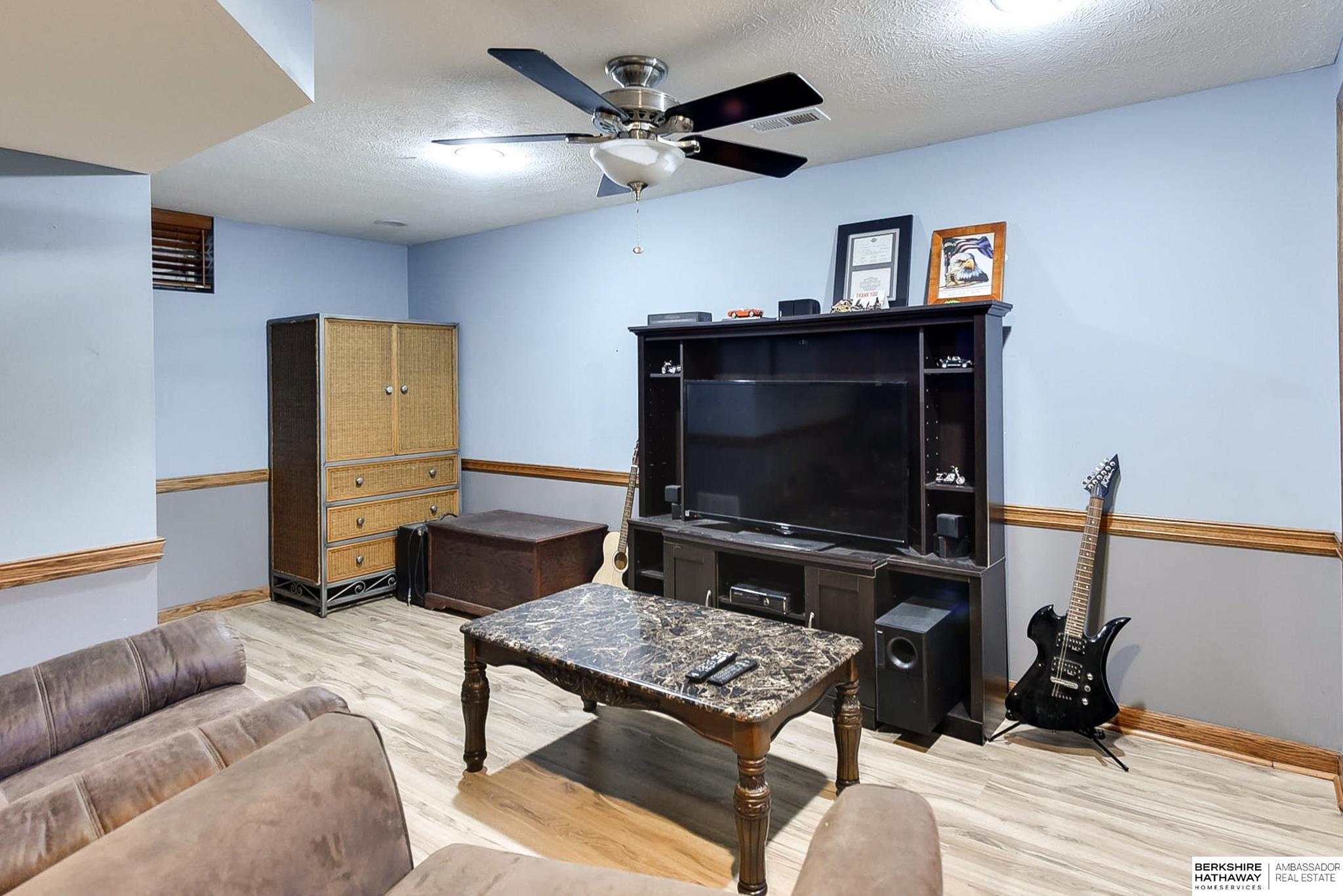 410 Walnut Street, Louisville, Nebraska image 25