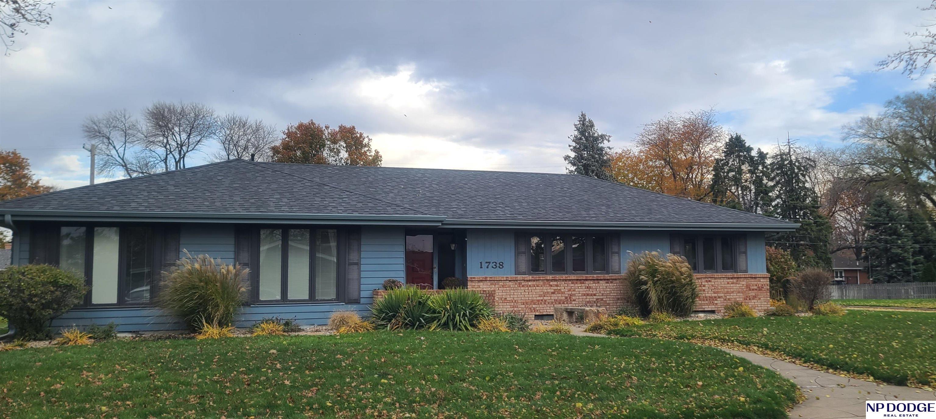 1738 Parkview Drive, Fremont, Nebraska image 2