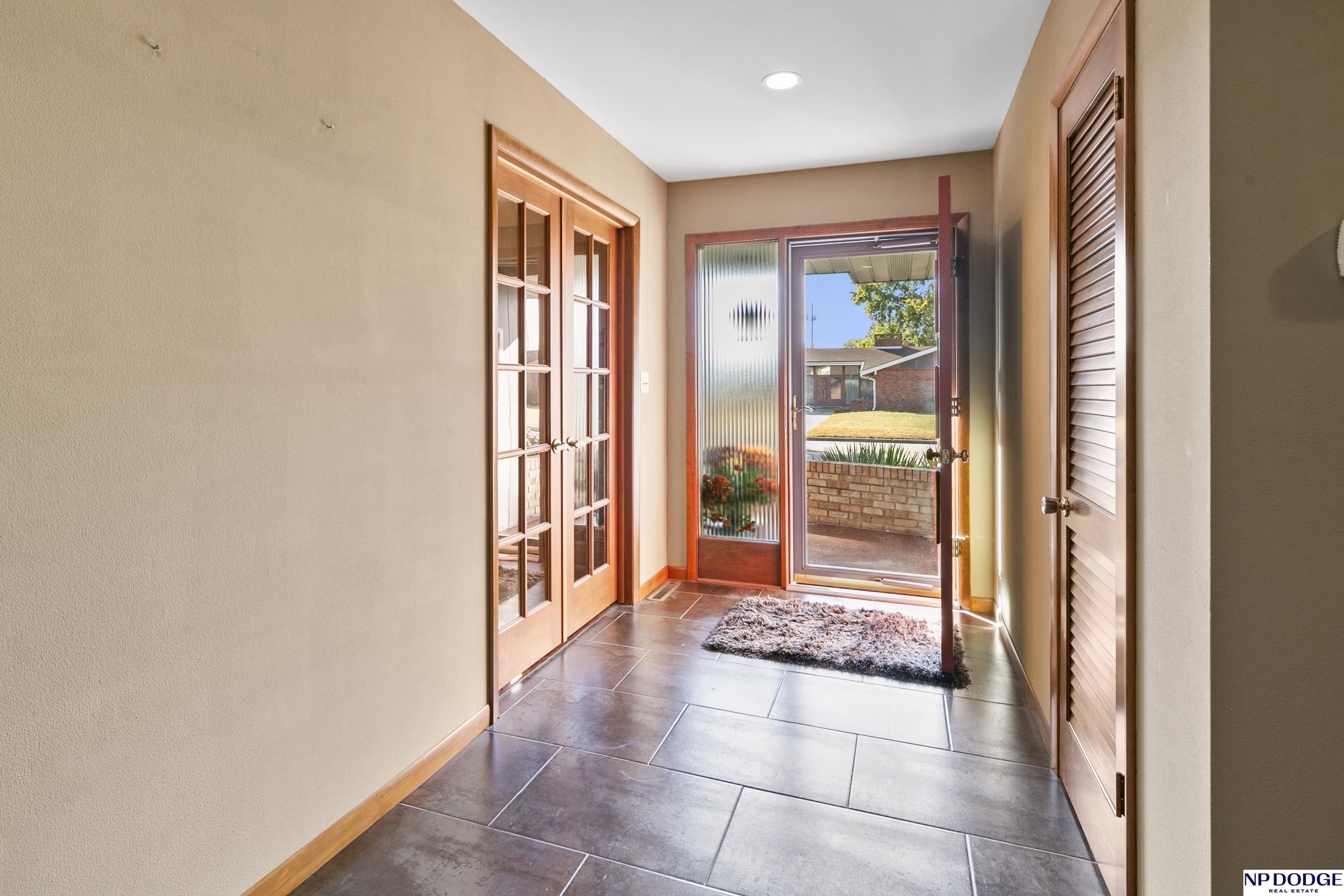 1738 Parkview Drive, Fremont, Nebraska image 3