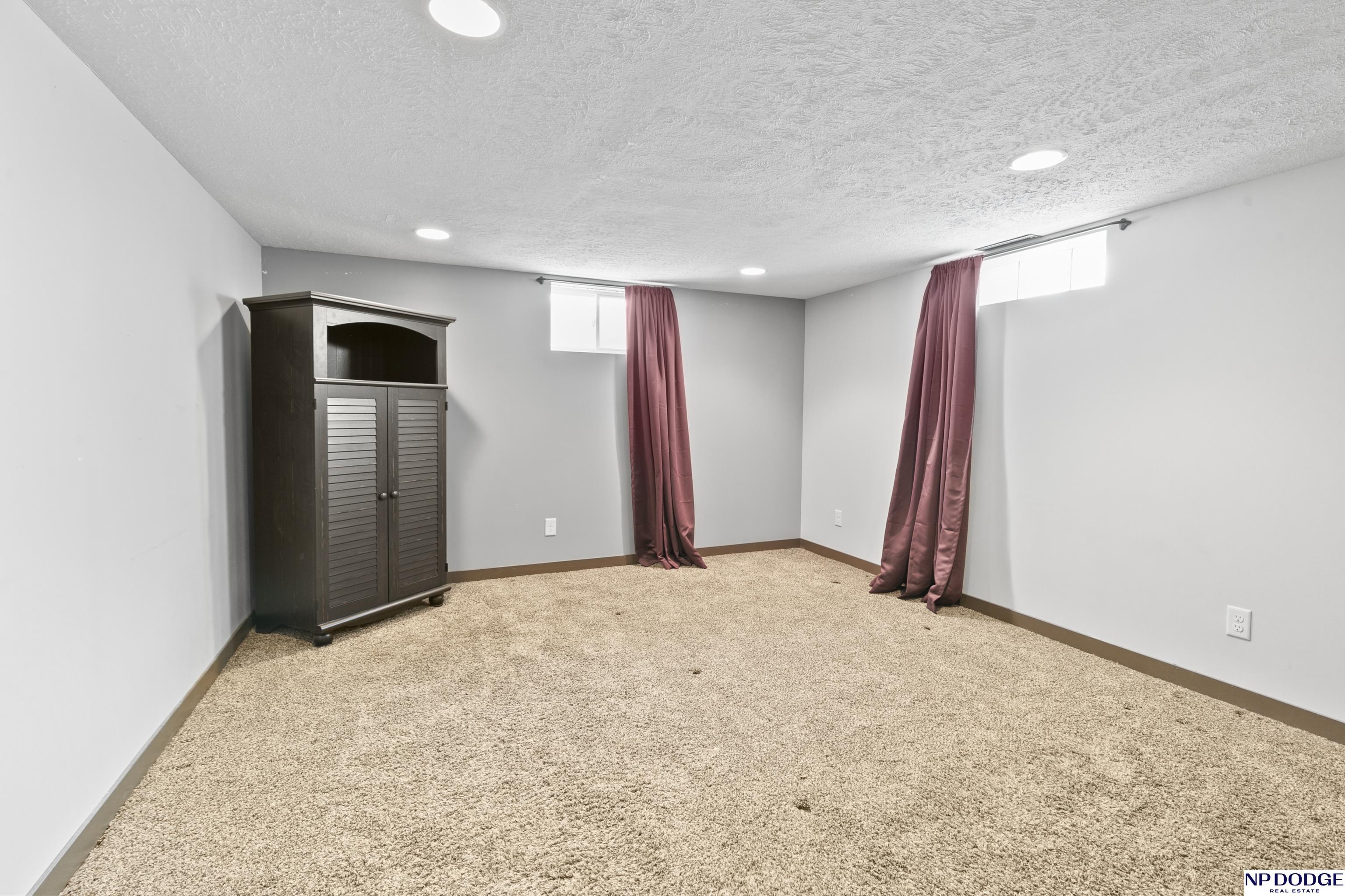 1738 Parkview Drive, Fremont, Nebraska image 35