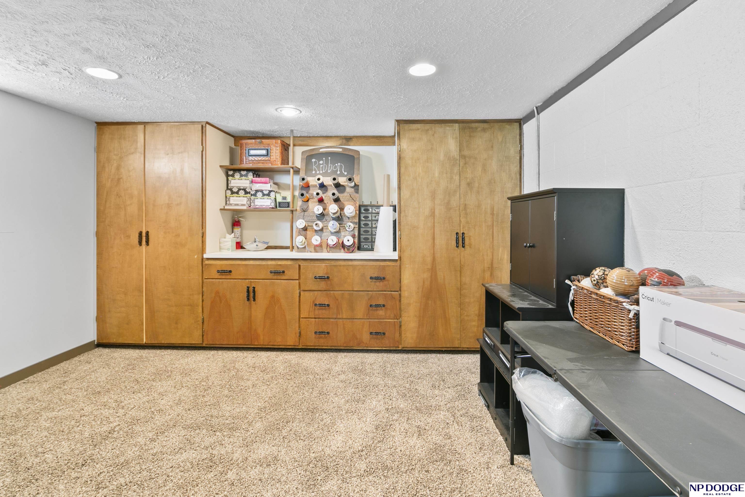 1738 Parkview Drive, Fremont, Nebraska image 37