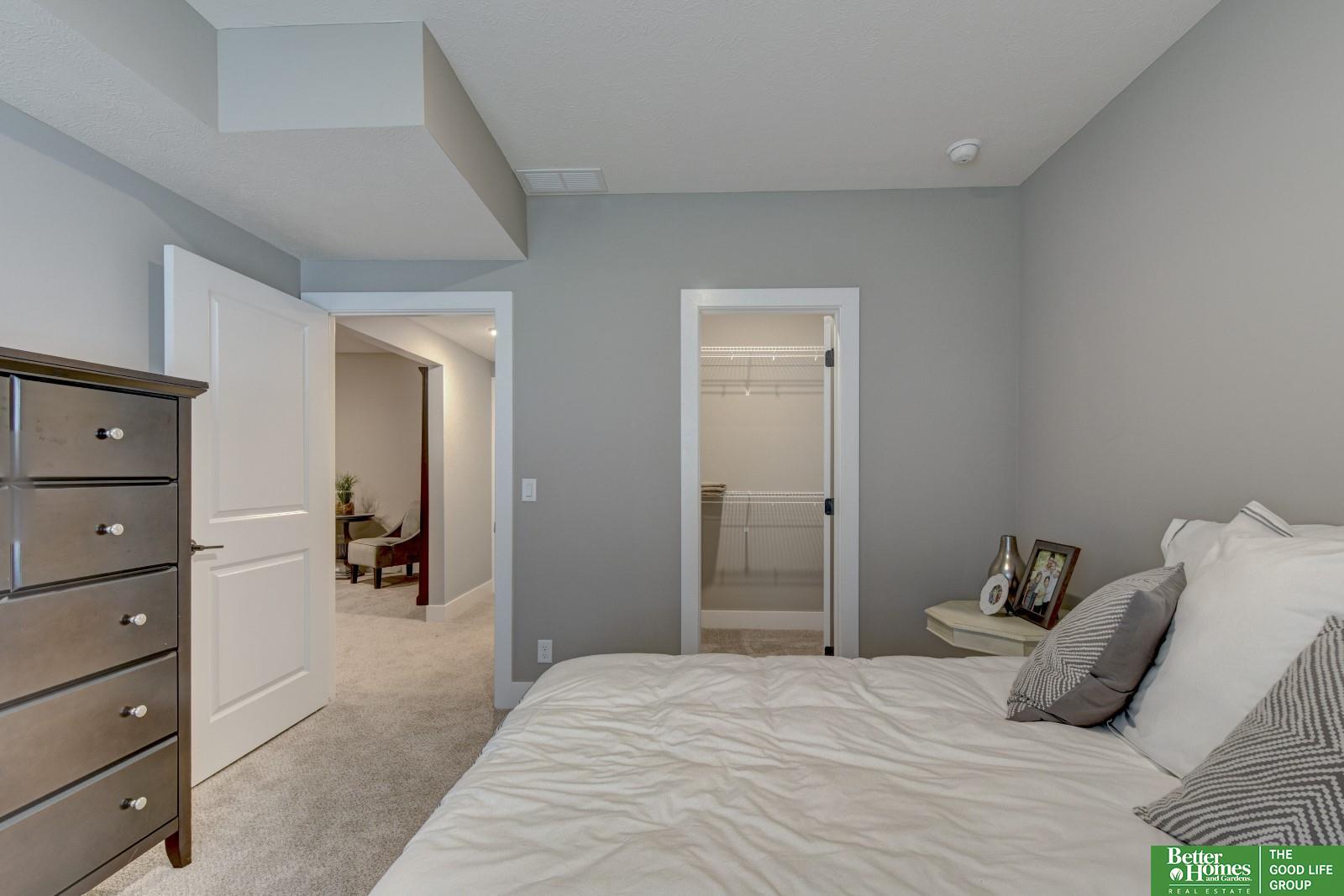17608 Robin Drive, Omaha, Nebraska image 27