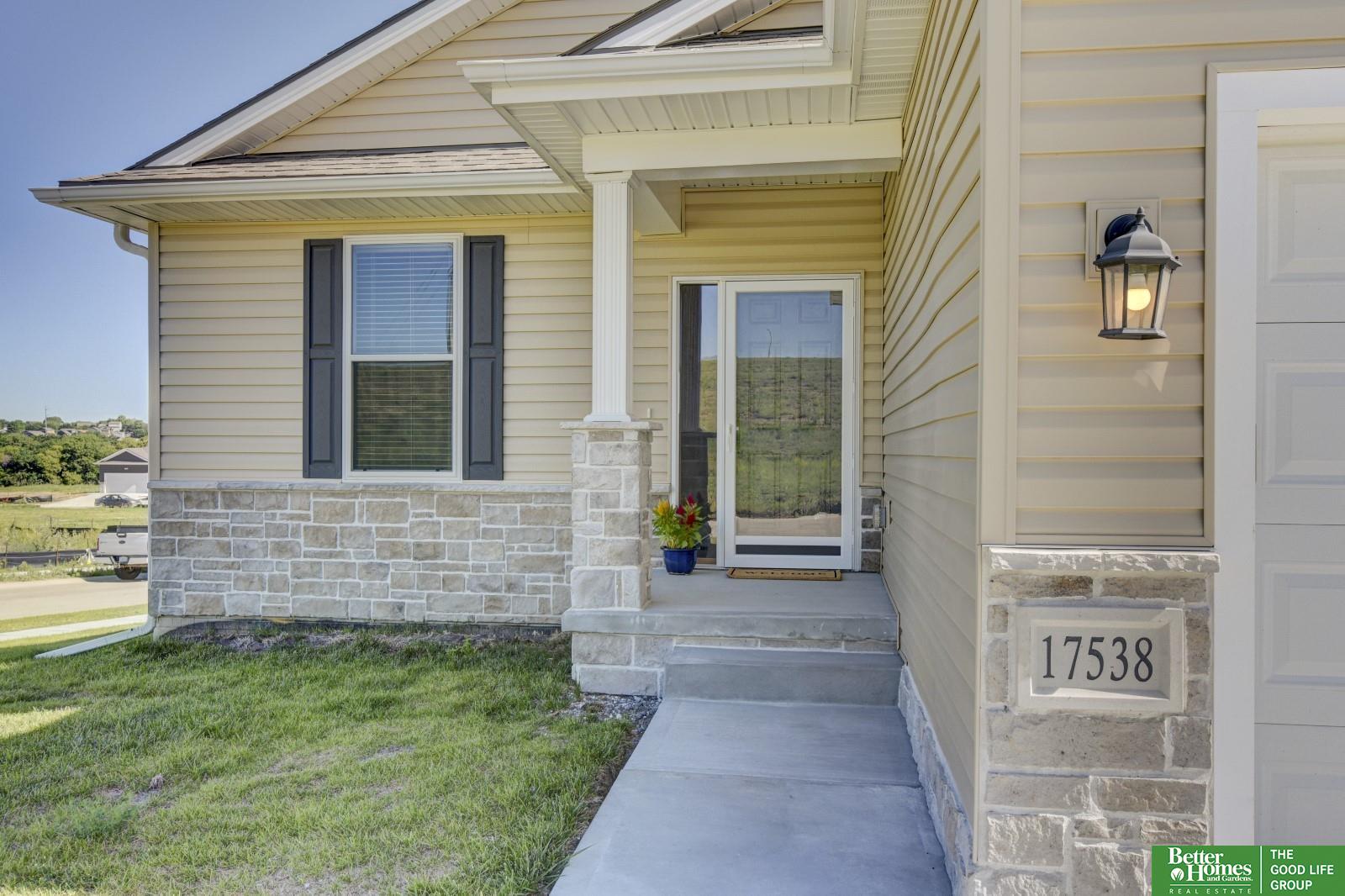 17538 Robin Drive, Omaha, Nebraska image 1
