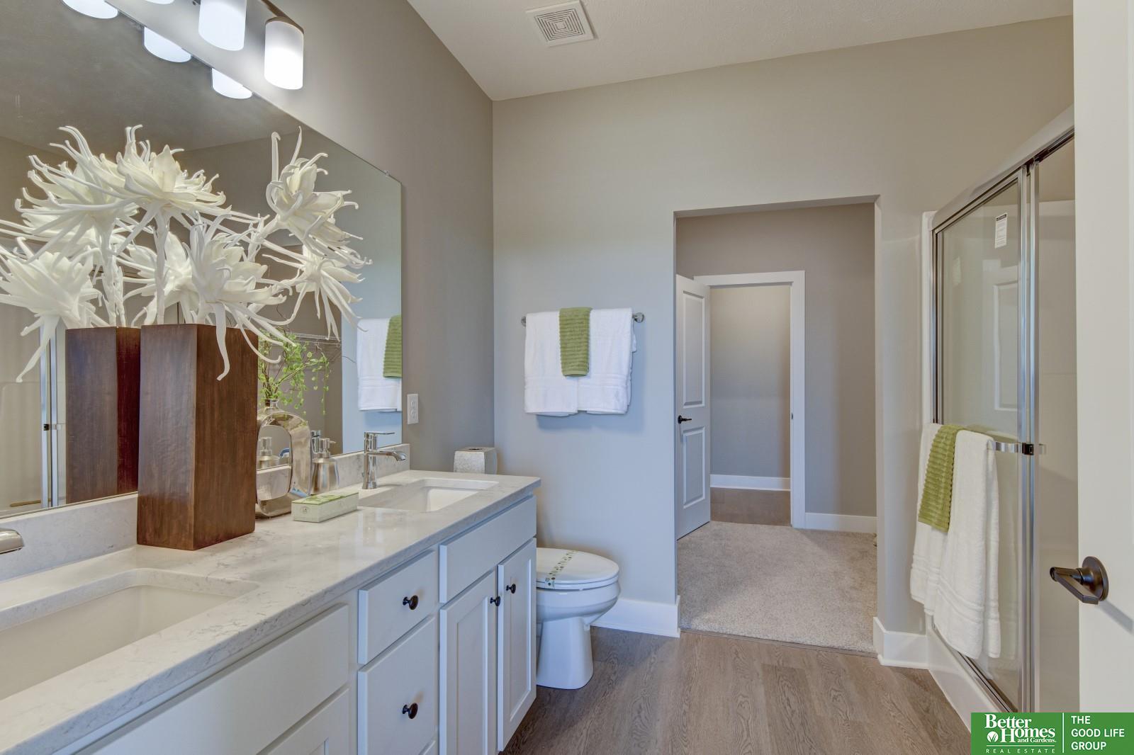 17538 Robin Drive, Omaha, Nebraska image 22