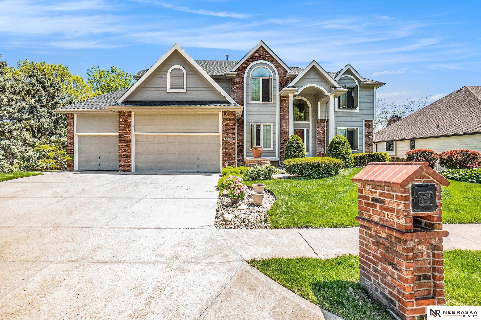 2709 S 96th Avenue Circle, Omaha, Nebraska image 2