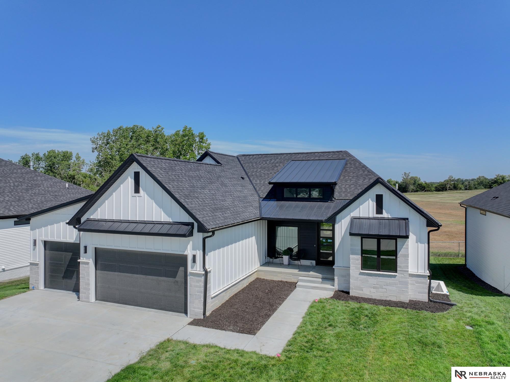 1632 E 12th Street, Hickman, Nebraska image 1