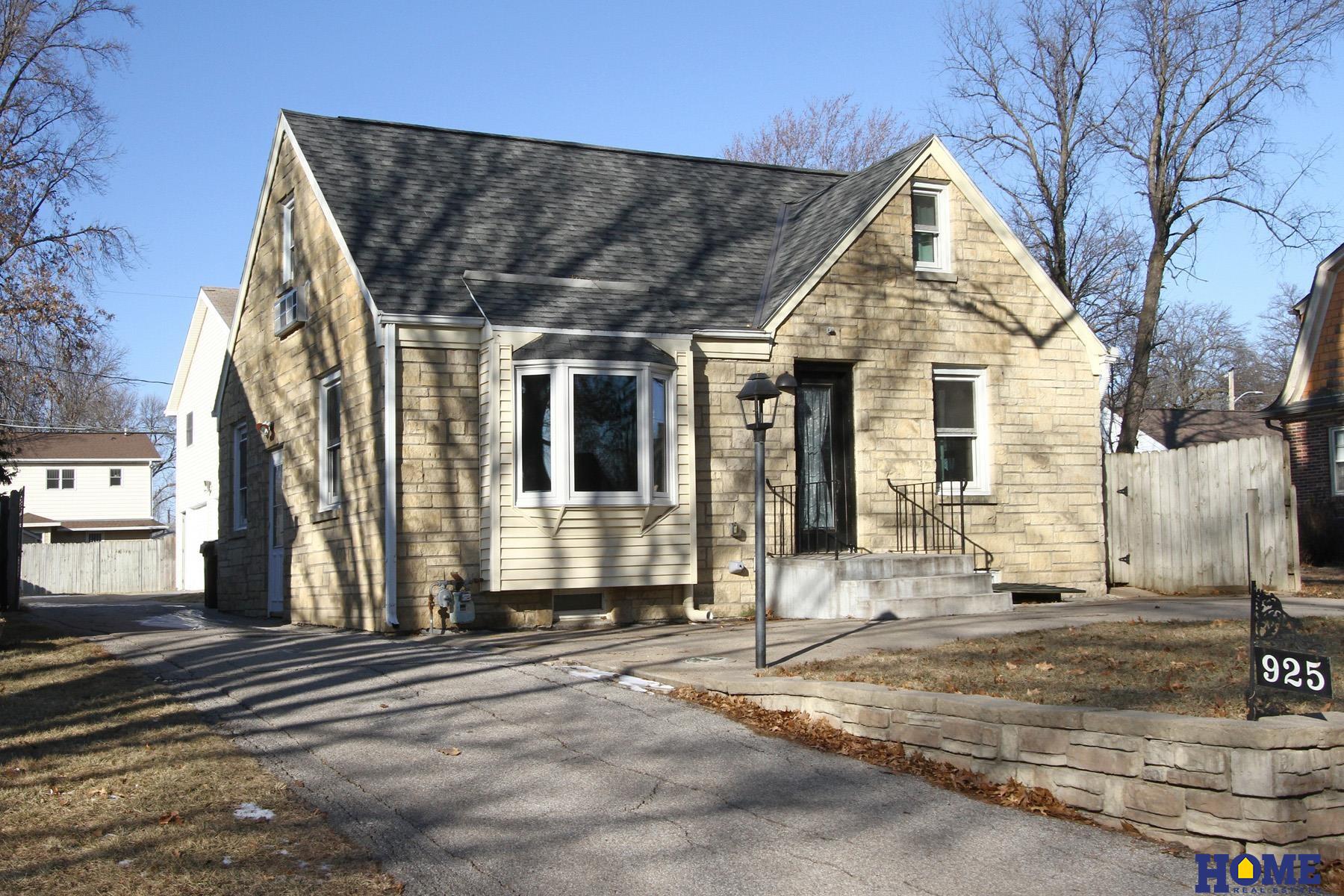 925 Clark Street, Lincoln